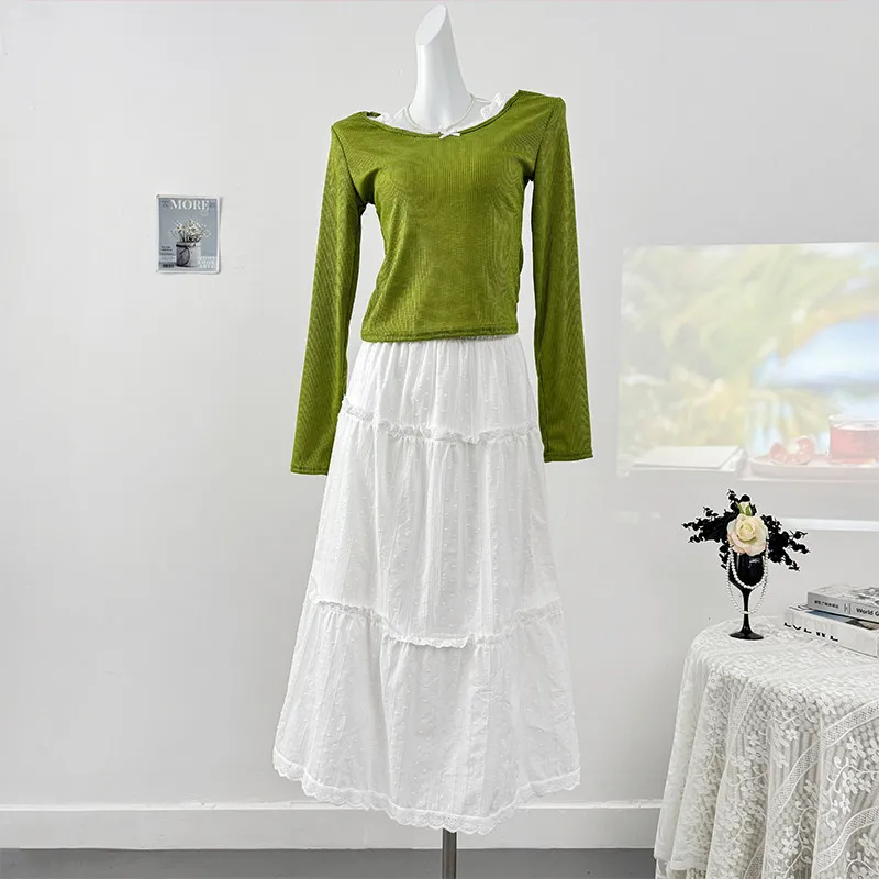 

Весенний новый комплект в корейском стиле: женский топ-халтер с эффектом двухслойности и юбка А-силуэта с кружевными вставками