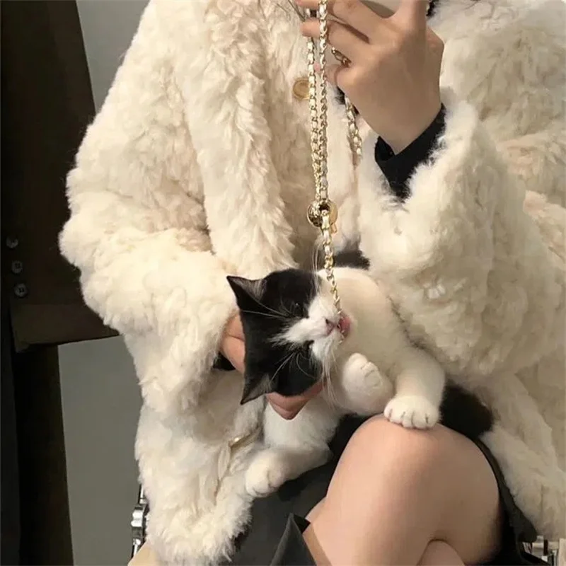 2023 Lamb Wool coat women's 2022 Winter New Style Loose Thickened White Wool Top Cotton Coat Autumn Jacket Faux Fur Jacket Lady