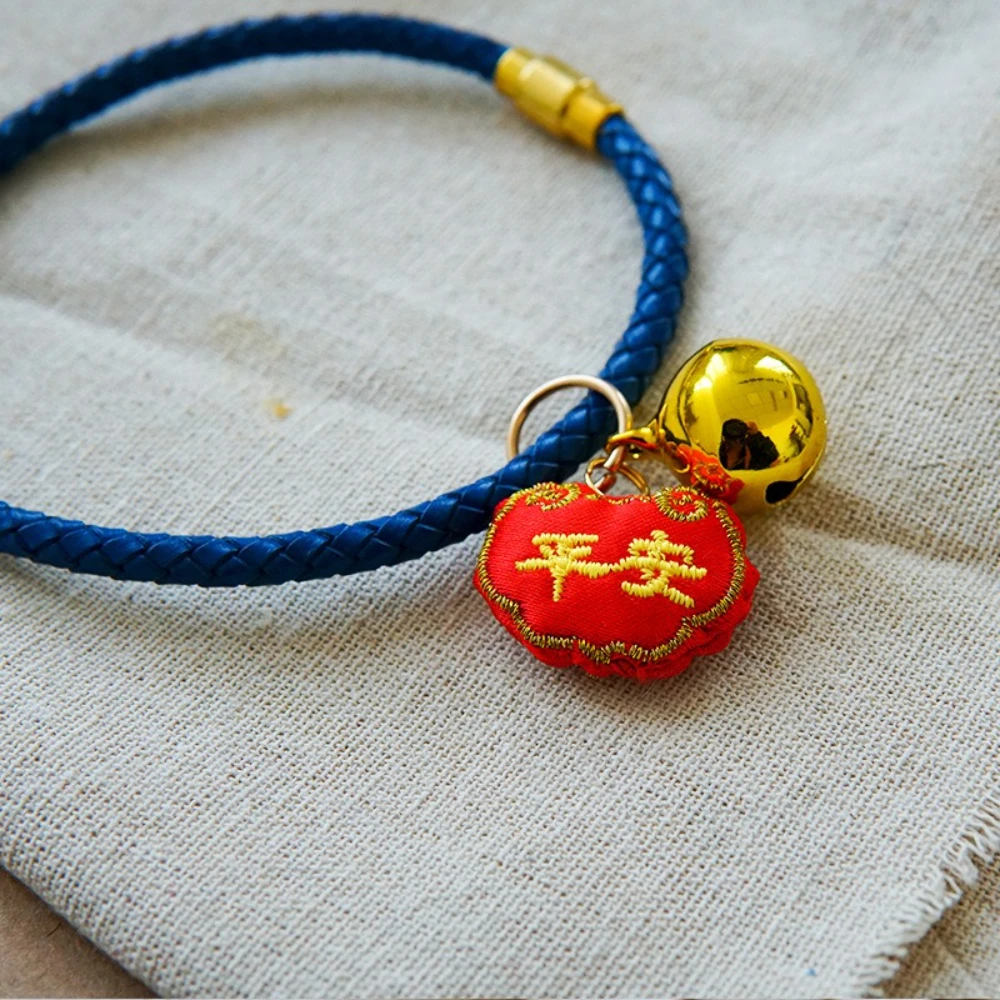 Collar de cuero con campana para mascotas pequeñas: gatos y perros - imagen 4