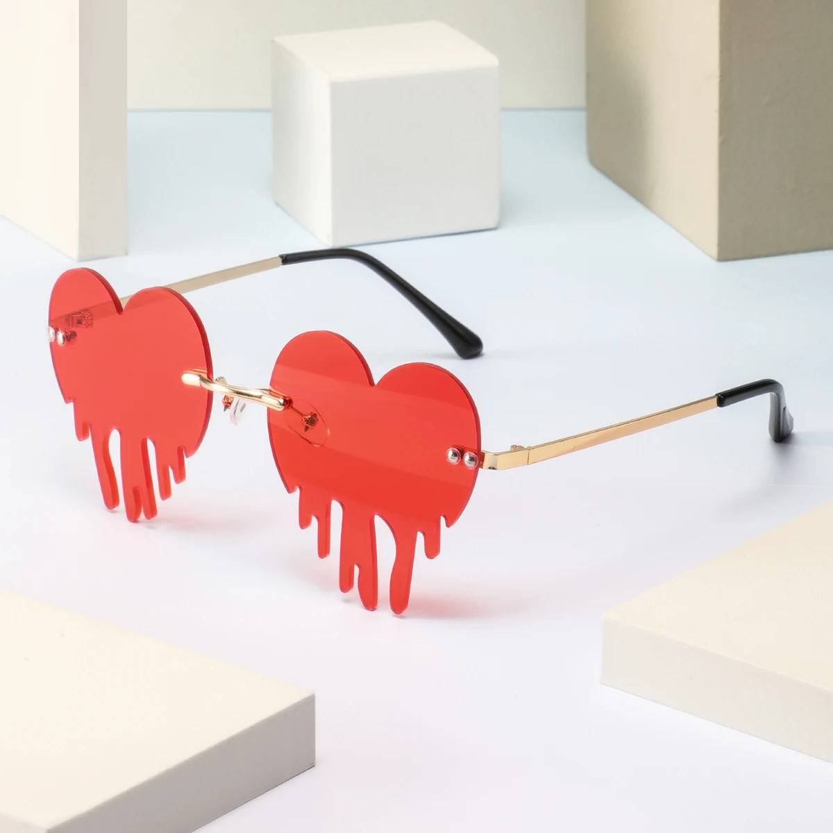 1 Pair of Women's Red Heart-Shaped Frameless Fashion Glasses, Eye-Catching and Unique, Sweet and Cool, Trendy and Avant-Garde Women's Glasses, Suitable for Halloween Haunted House Parties