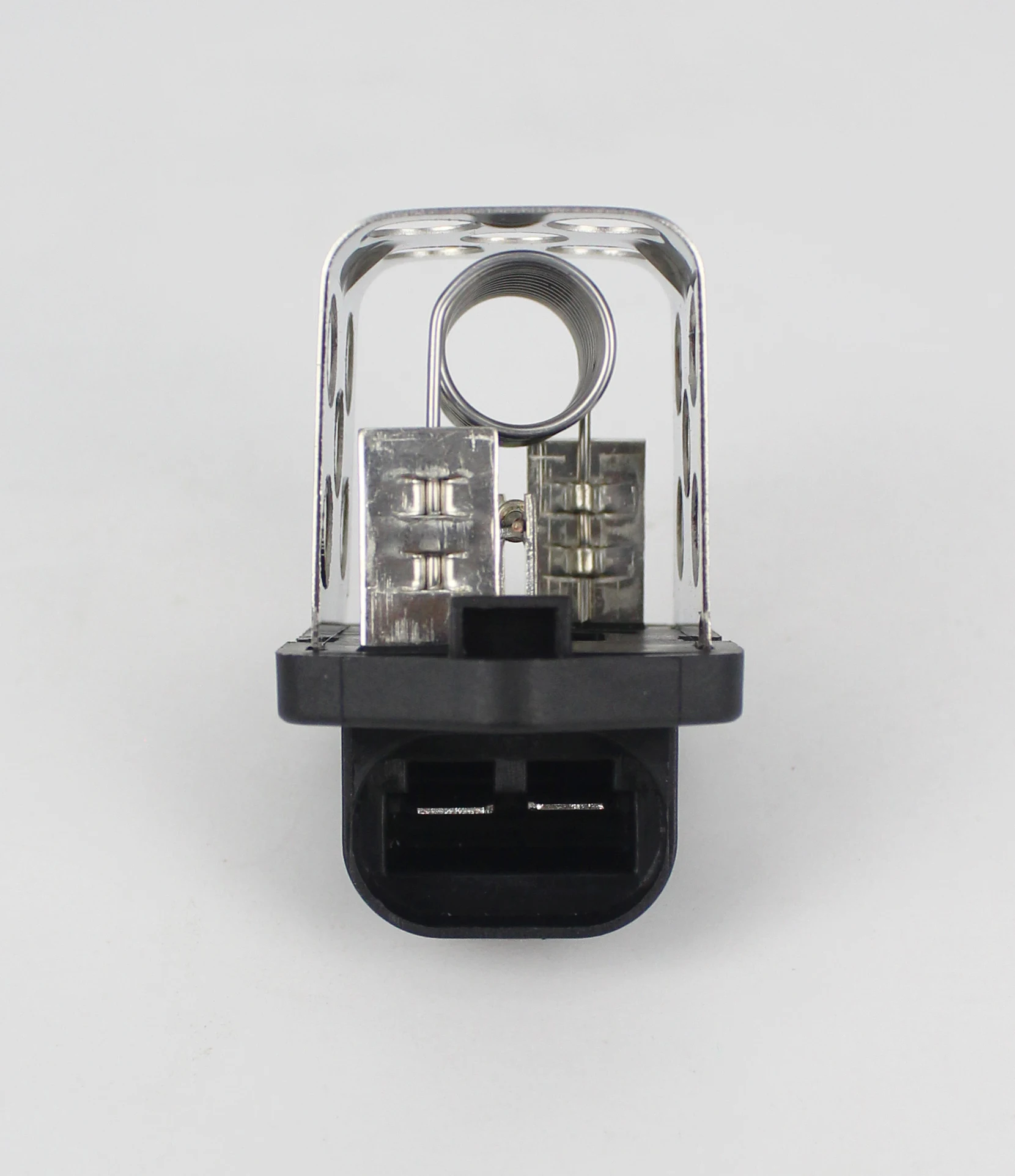 

Резистор охлаждающего вентилятора для Renault Logan (04-) A/C OEM 6001549117 8200538452