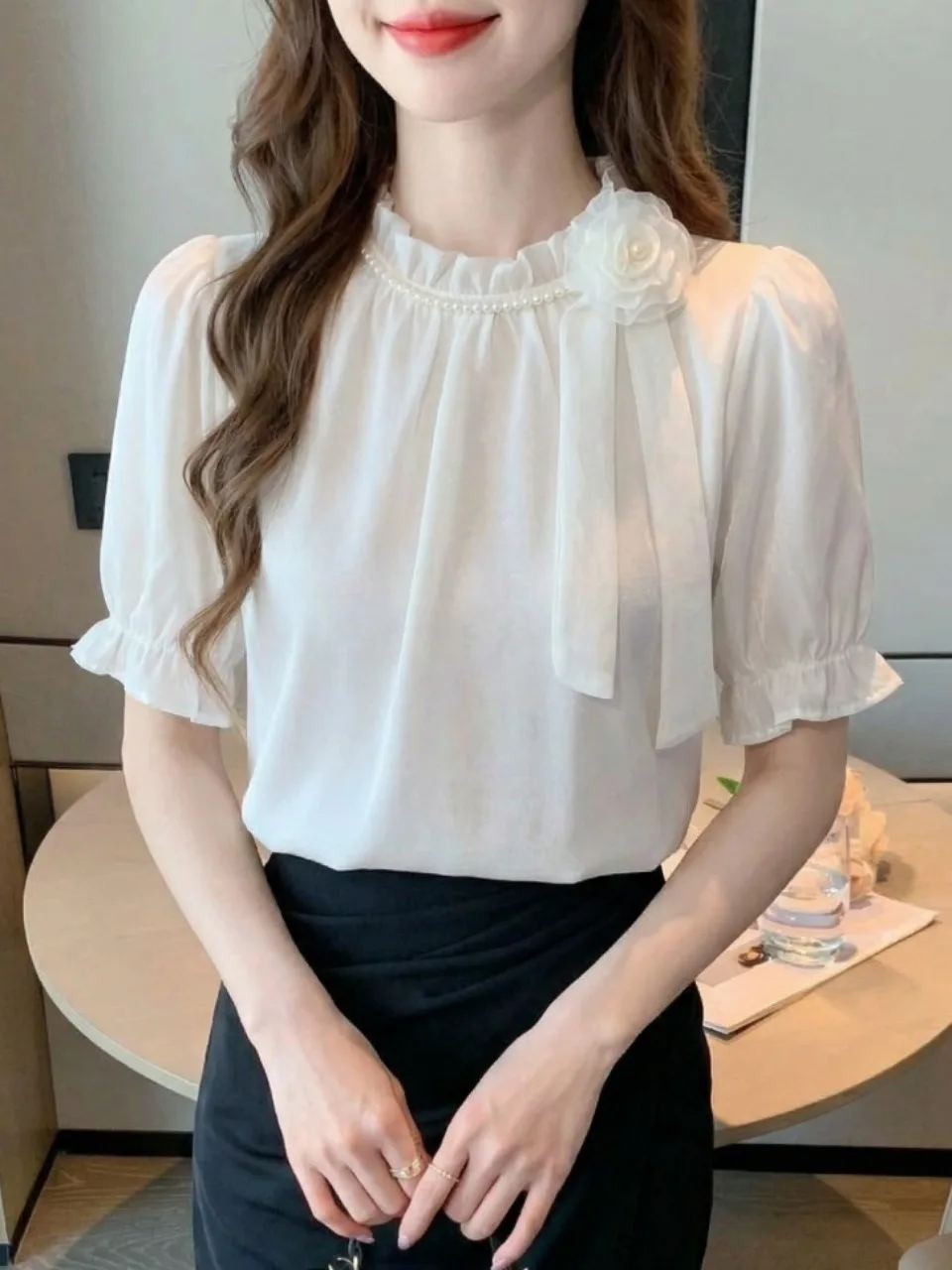 

Elegant Pearl Sash Short Sleeve Shirt Women's Summer 2026 Unique Beautiful High-End Sensation Chic Top Ladies Fashion