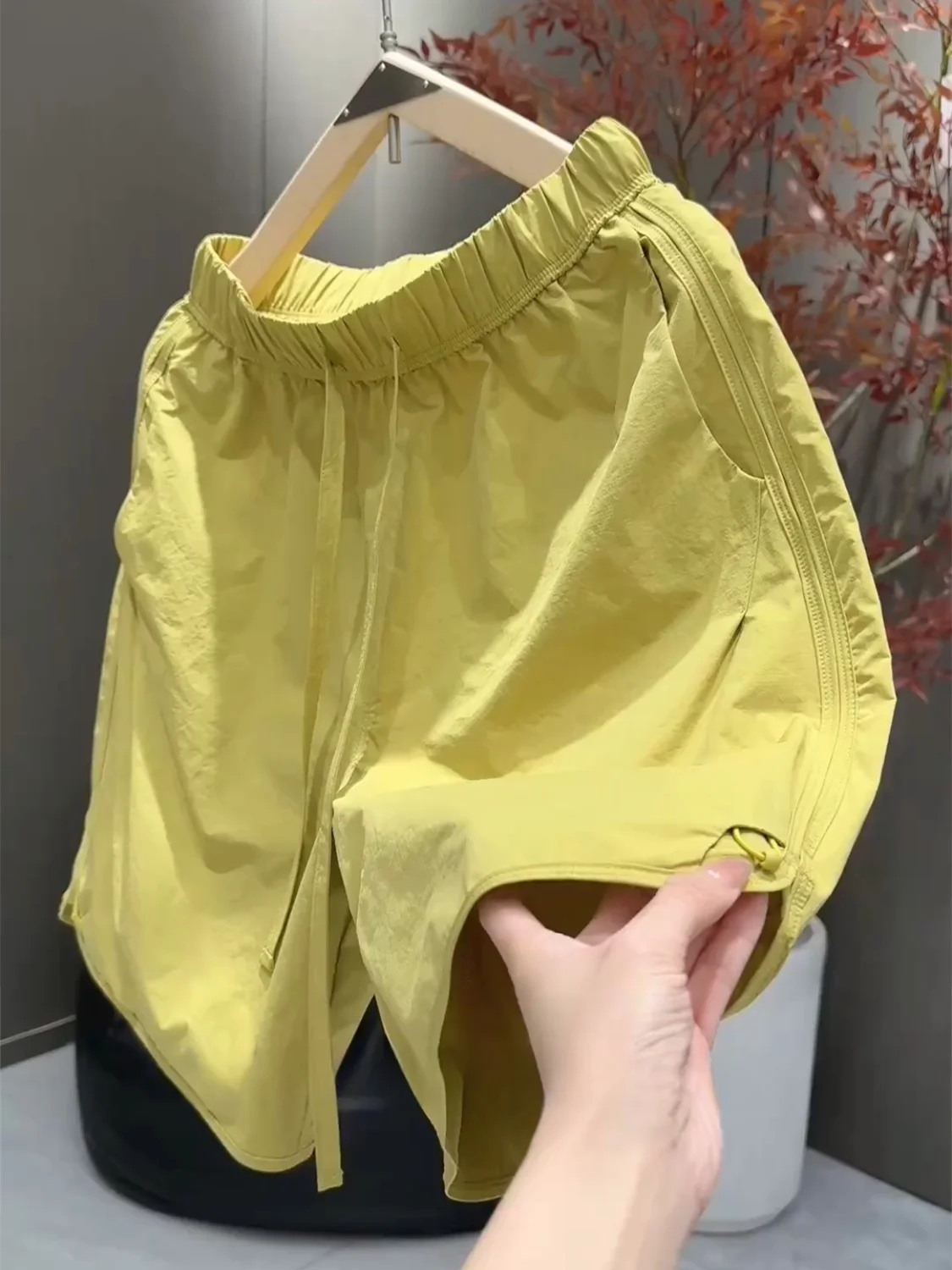 

Summer Men's Casual Elastic Waist Candy Color Five-Point Shorts Unisex Loose Fit Polyester Fiber Stripe Patterned Shorts