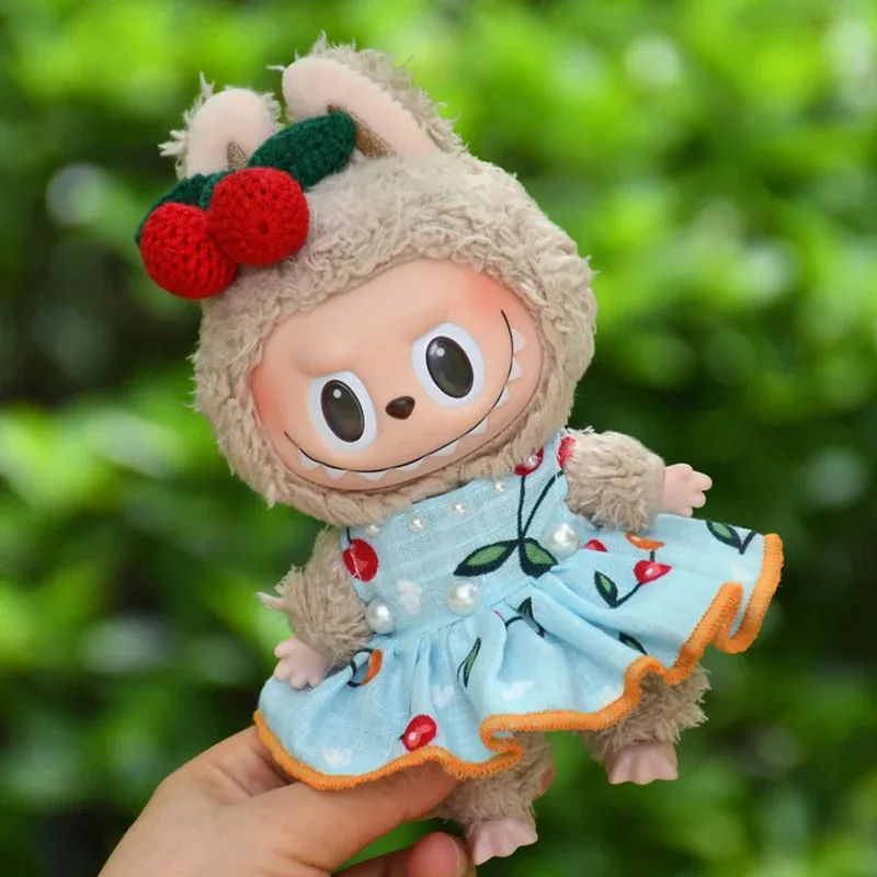 Mini vestito carino per bambola morbido maglione lavorato a maglia vestito accessorio per bambola gonna a pieghe ciliegia set di forcine per bambino giocattolo fai da te per Labubu