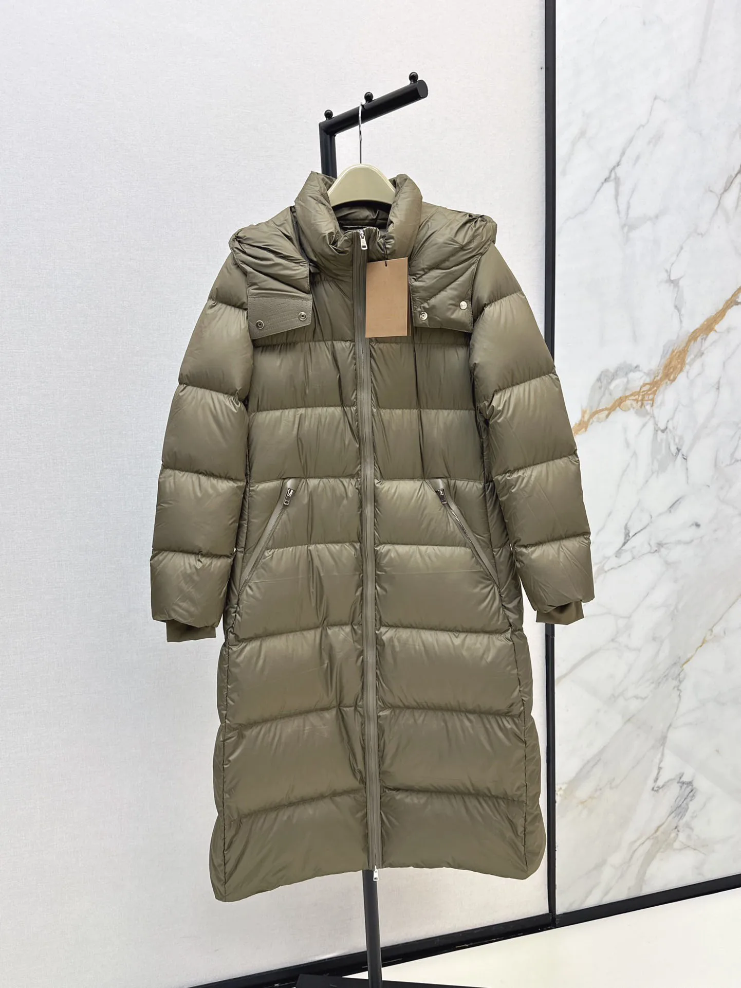 2024 Winter New Women's Clothing Fashionable classic hooded long hooded down jacket 1021