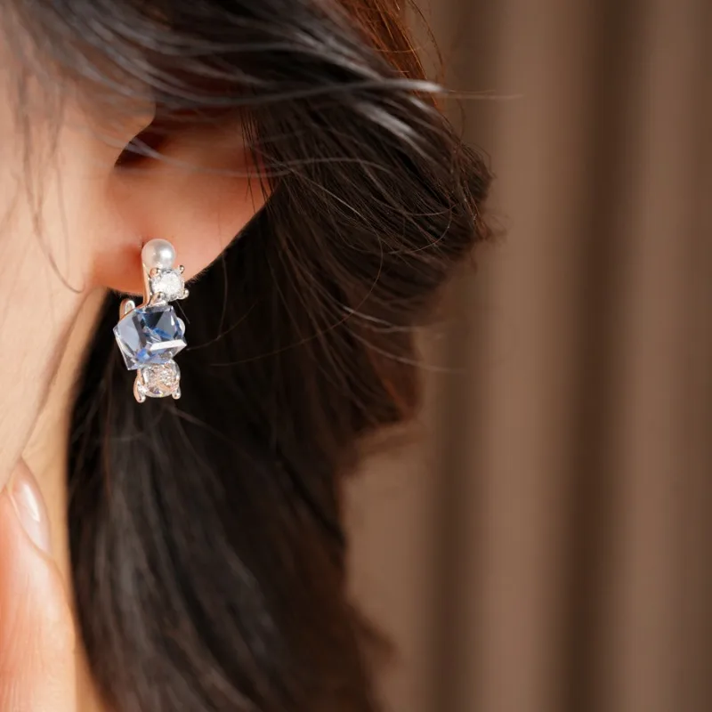 

Fresh Blue Sugar Cube Pearl Stud Earrings For Women Niche Zircon Design Versatile Daily Commuting Jewelry