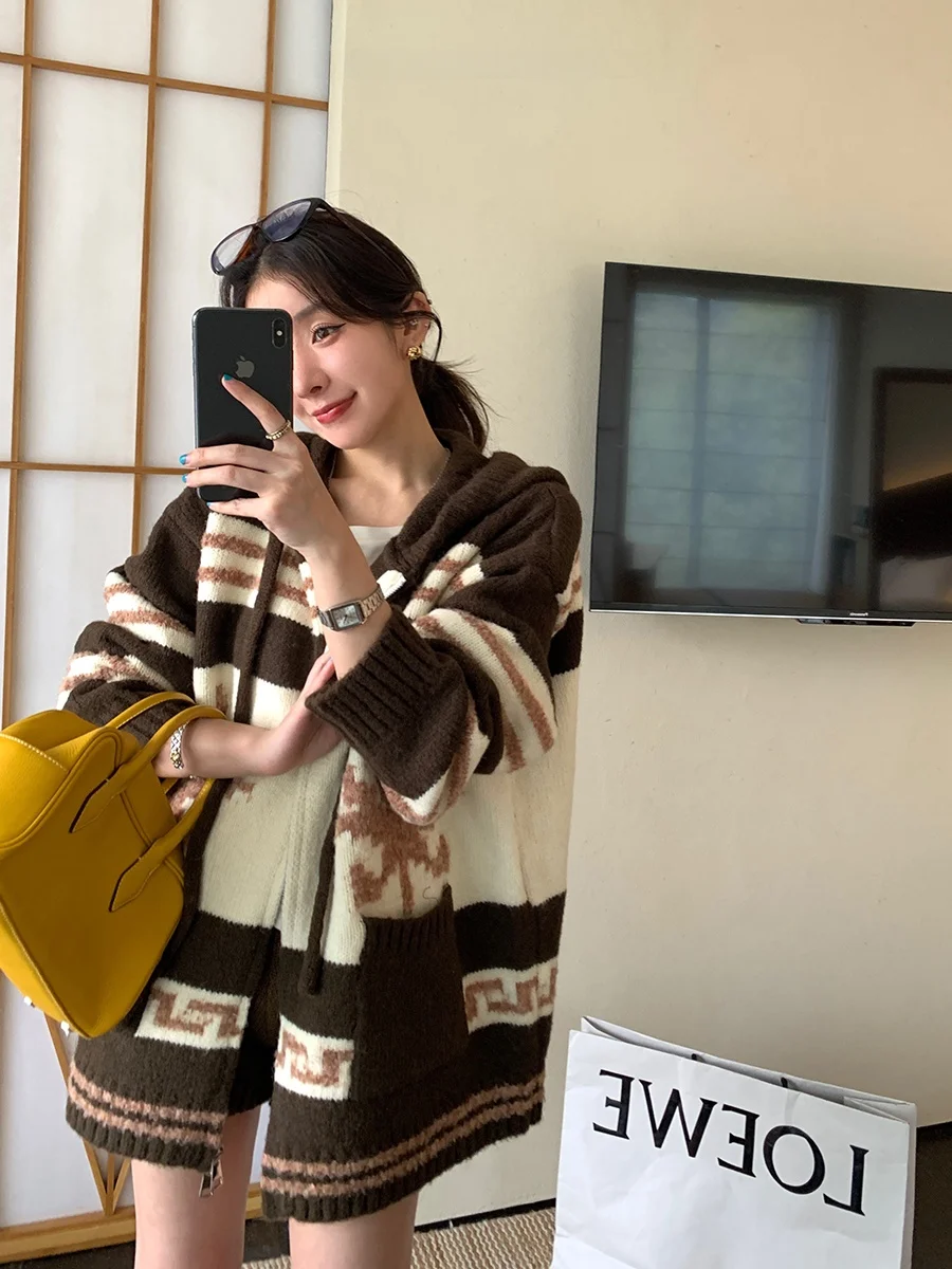 

Женский свободный вязаный кардиган MUKOK в японском стиле с цветочным узором, тонкий, с капюшоном, на пуговицах, удлиненный...