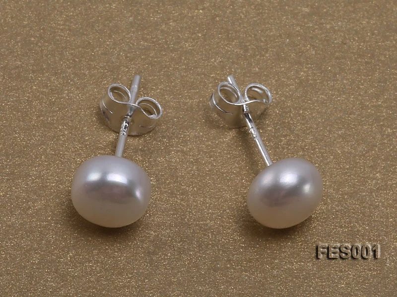 

Unique Pearls Jewellery 6mm Lavender Flat Cultured Freshwater Pearl Earrings