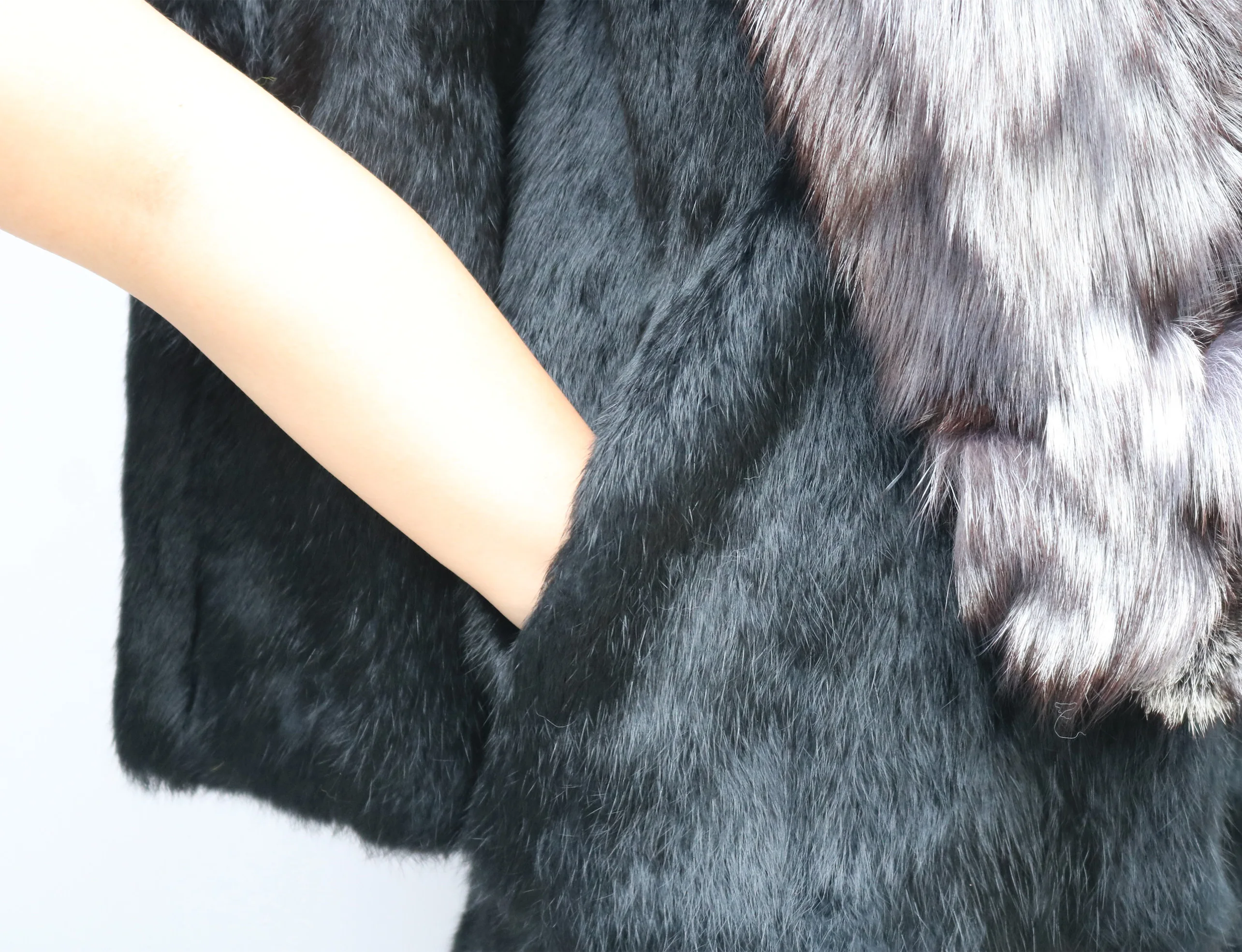 หรูหราฤดูหนาวแจ็คเก็ตผู้หญิงสีดําปุยอบอุ่นขนสัตว์กระต่ายจริงขนาดใหญ่ Silver Fox ขนสัตว์ยาวเสื้อขนสัตว์