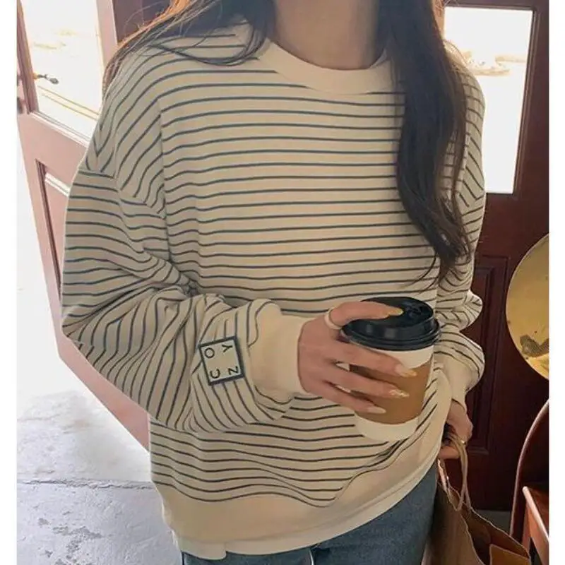 

Женская толстовка на раннюю весну, тонкая, повседневная, в полоску, в корейском стиле, молодежная, универсальная, свободного кроя, с круглым вырезом, с длинными рукавами, пуловер