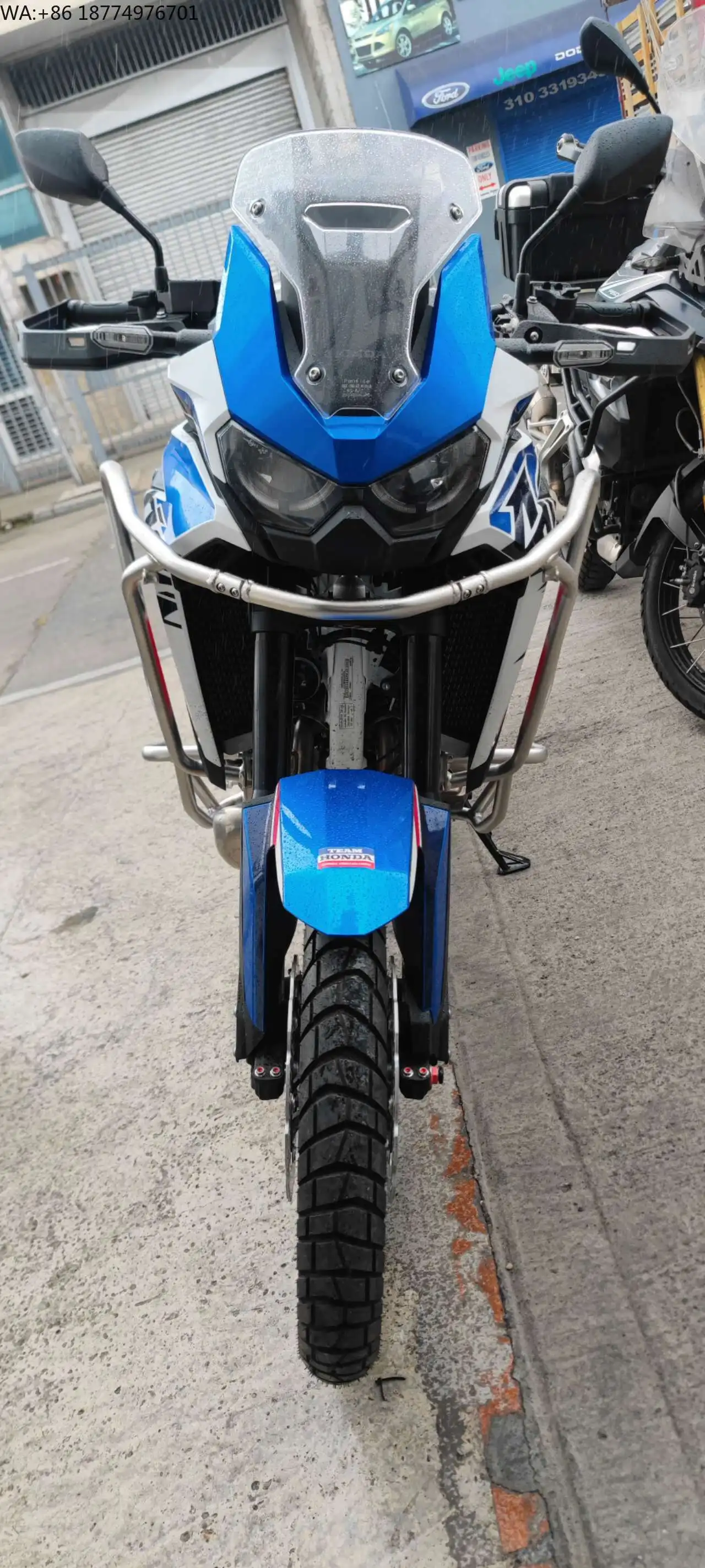 

Серебристая защитная дуга (крэшбар) для двигателя мотоцикла AFRICA TWIN CRF1100L / ADVENTURE SPORTS (2020-)