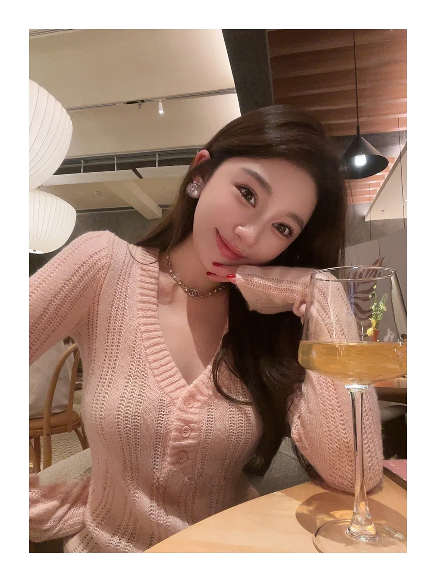 

Розовый шерстяной вязаный свитер Cloud Cherry с V-образным вырезом, ажурный, мягкий, спиральный, осенне-зимний, женский, модный, нежный, приталенный крой