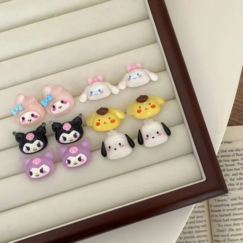 헬로 키티 귀걸이 귀여운 애니메이션 만화 액세서리 카와이 숙녀 달콤한 용품 데스크탑 장식품 도매 소녀와 학생