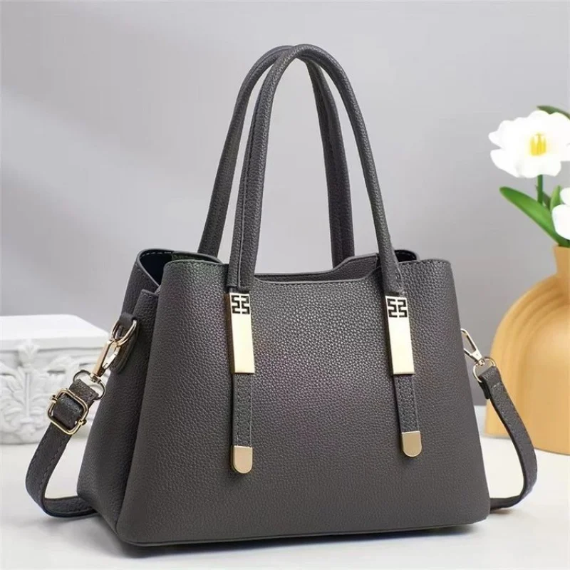 

Женская сумка-мессенджер из натуральной кожи от известного дизайнера, роскошный бренд, популярная классическая элегантная сумка через плечо