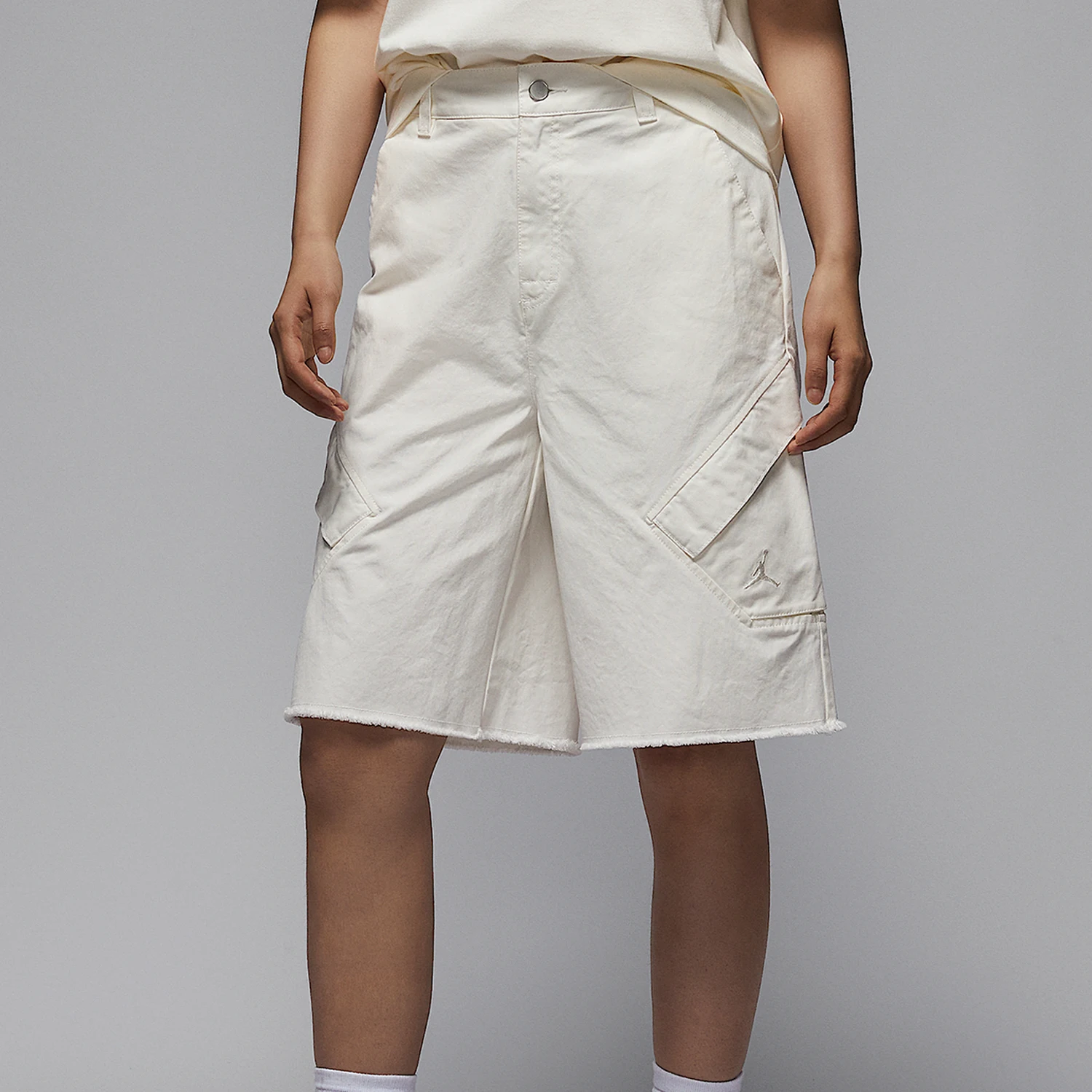 

Nike genuine Jordan Women's Sporty Minimalist Workwear Loose Shorts HJ0091-133