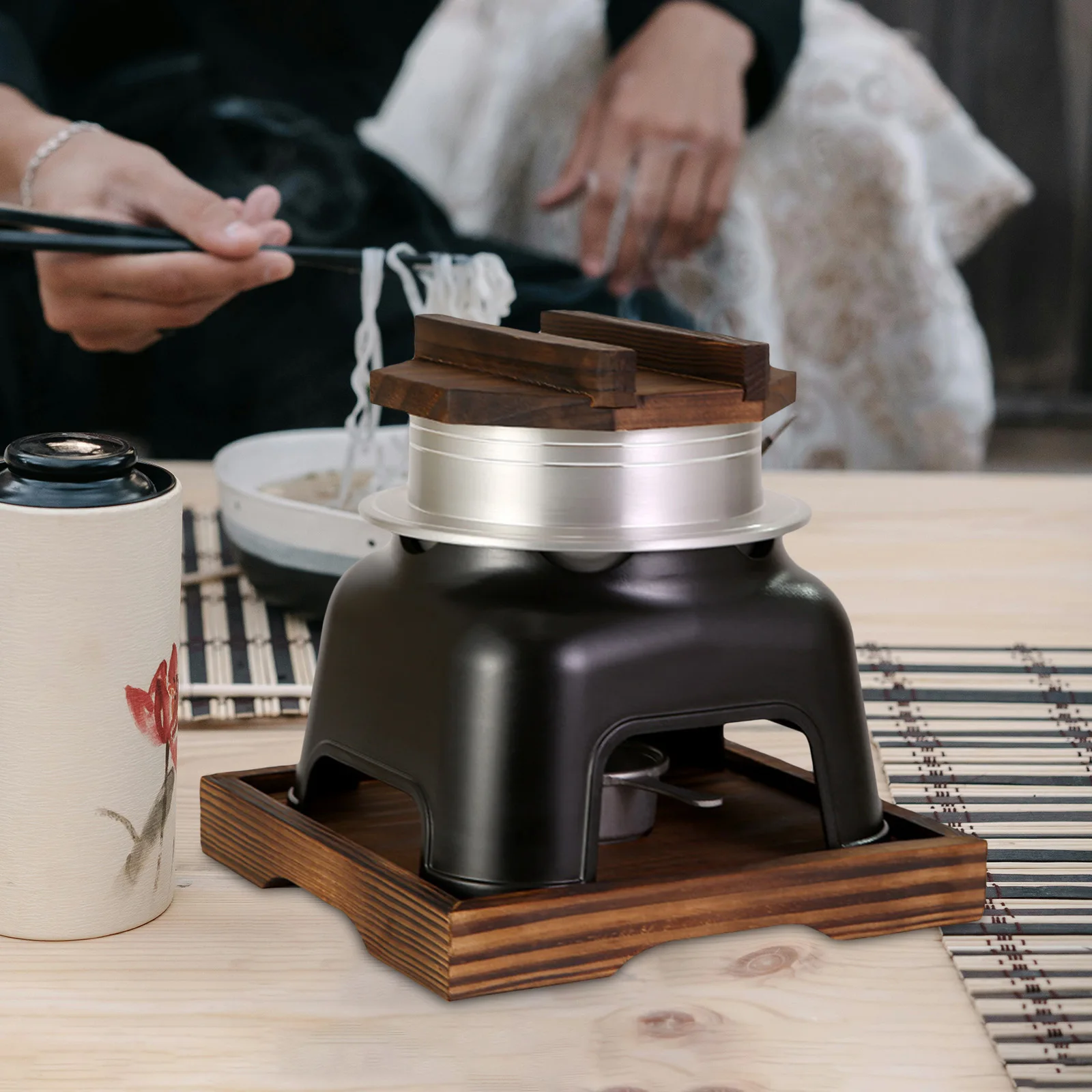 หม้อข้าวญี่ปุ่นหม้ออุ่นซุปพร้อมฝาไม้และถาดสำหรับงานปาร์ตี้