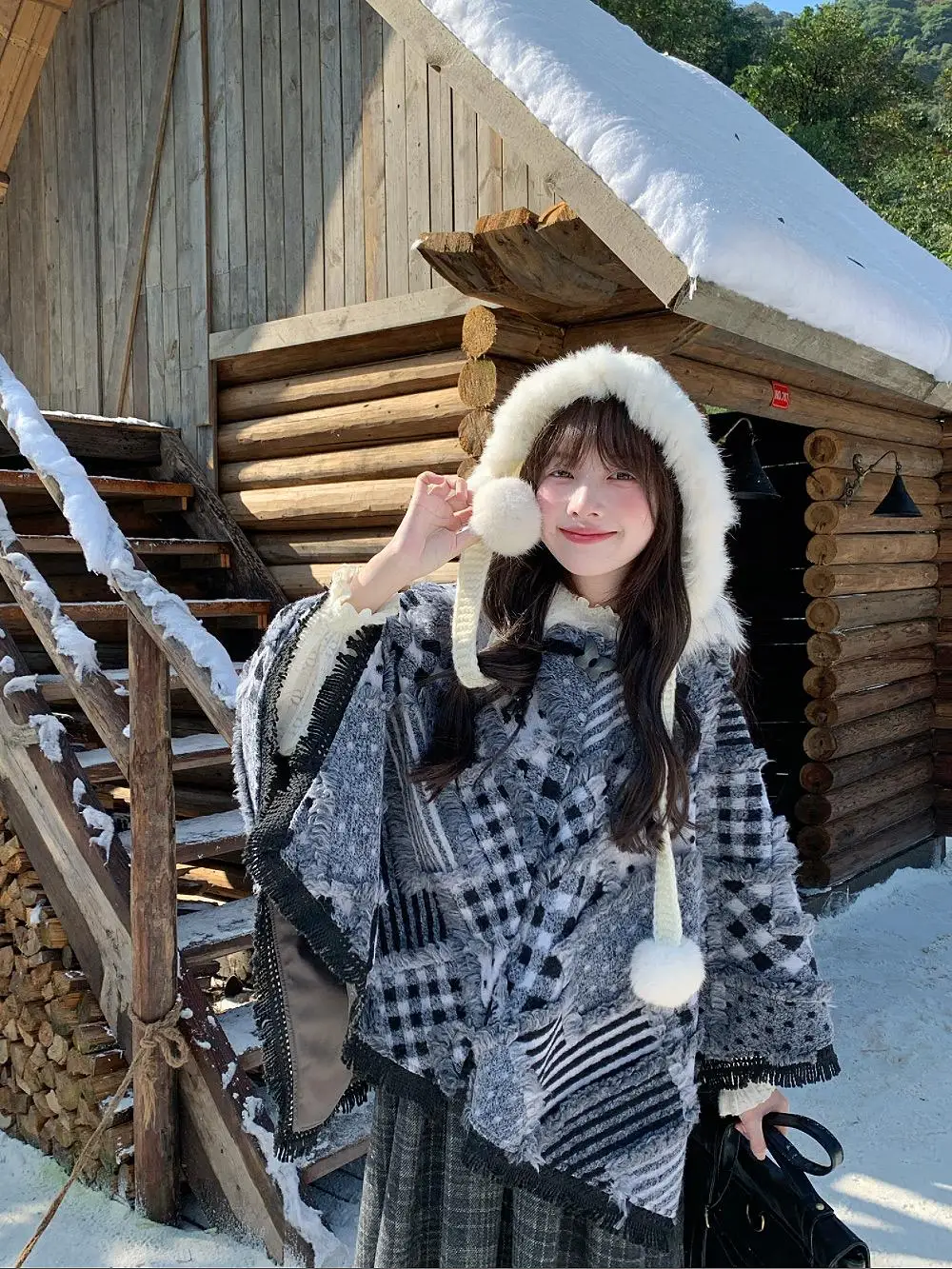 

Зимнее женское пальто-накидка Lakisland 2024 свободного кроя с капюшоном, в клетку, с пуговицами, бахромой и отделкой из овечьей шерсти, уютное и стильное