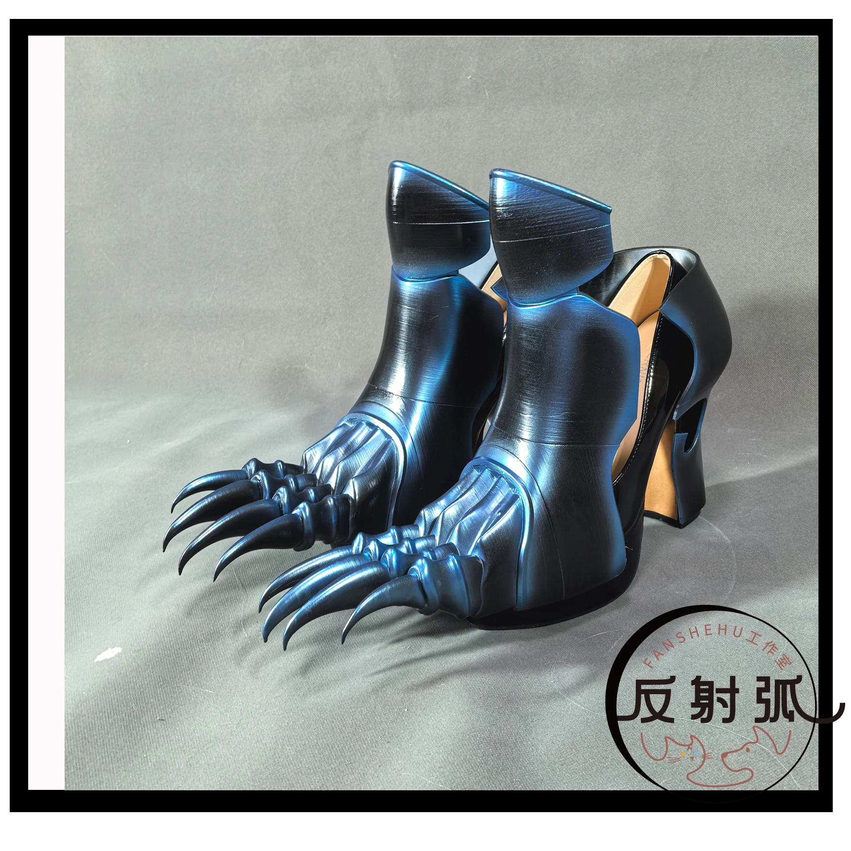 ชุดคอสเพลย์มือและเท้าของโอเบรอน วอร์ทิเกอร์น จากเกม Fate/Grand Order สำหรับงานคอสเพลย์ ฮาโลวีน งานคาร์นิวัล และงานปาร์ตี้