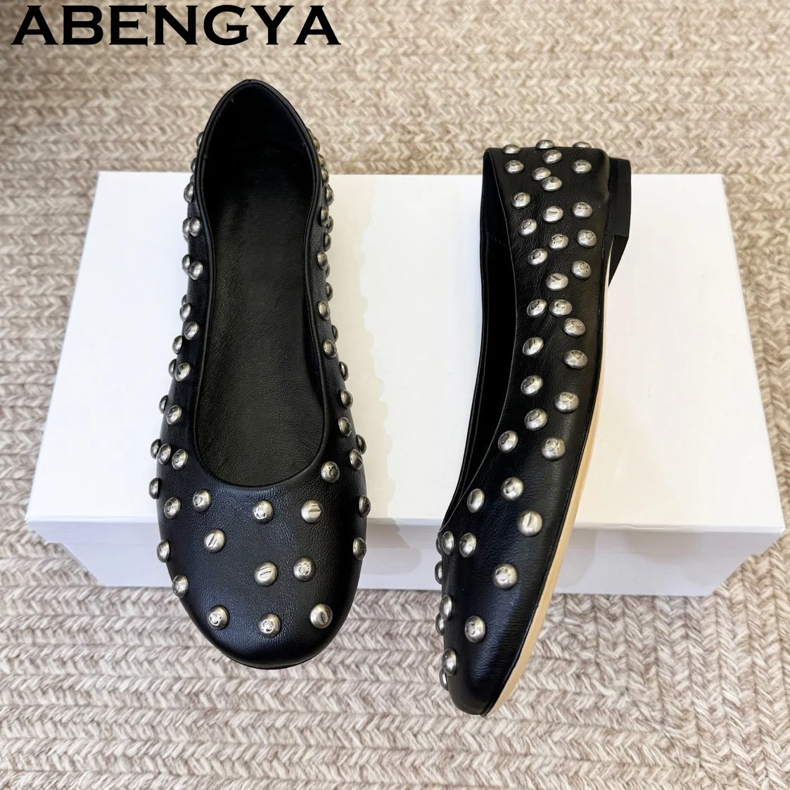 

Round Toe Shallow Mouth Flat Shoes Woman Riveted Flat Shoes Genuine Leather loafers Shoes Summer New Style Ballet Dance Shoes
