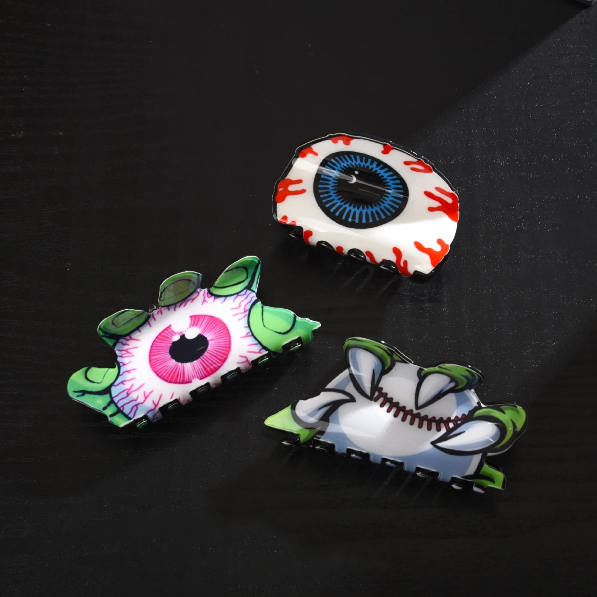 

European and American Horror Ghost Face Eyeball Claw Movie Monster New Creative Design Crab Clip Female Hair Accessories