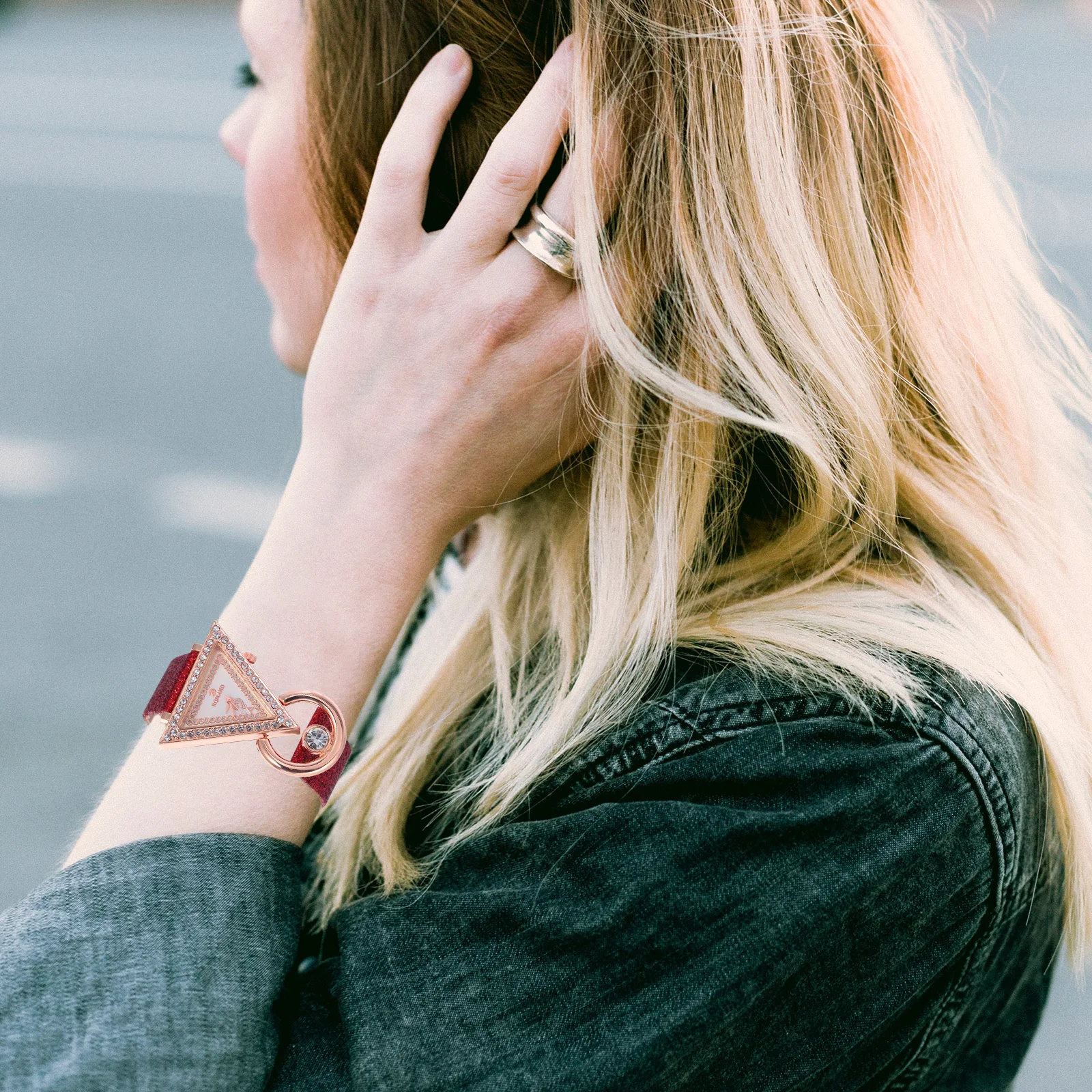 

1Pcs Rhinestone Inlaid Triangle Fashion Watch Adjustable Strap Elegant Design Casual Daily Wear Quartz Women Watch