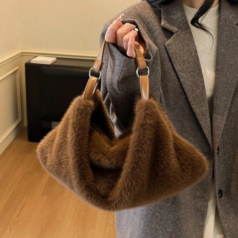 

Simple Faux Fur Plush Women's Shoulder Bags Winter Casual Female Furry Crossbody Bag Large Capacity Fluffy Underarm Handbags