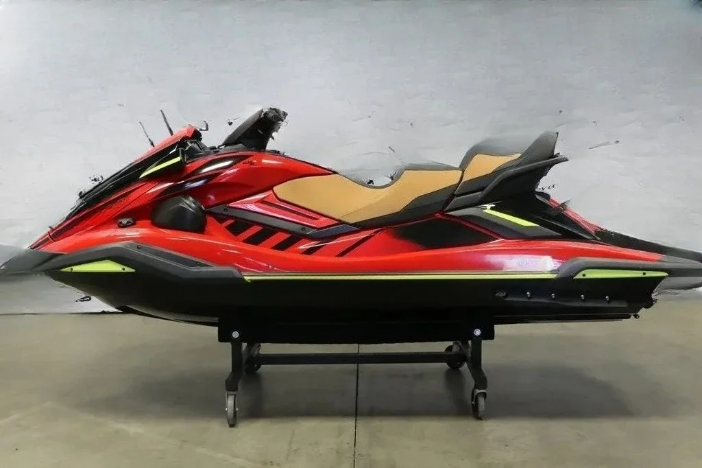 Red CRUISER Jet Ski With AUDIO