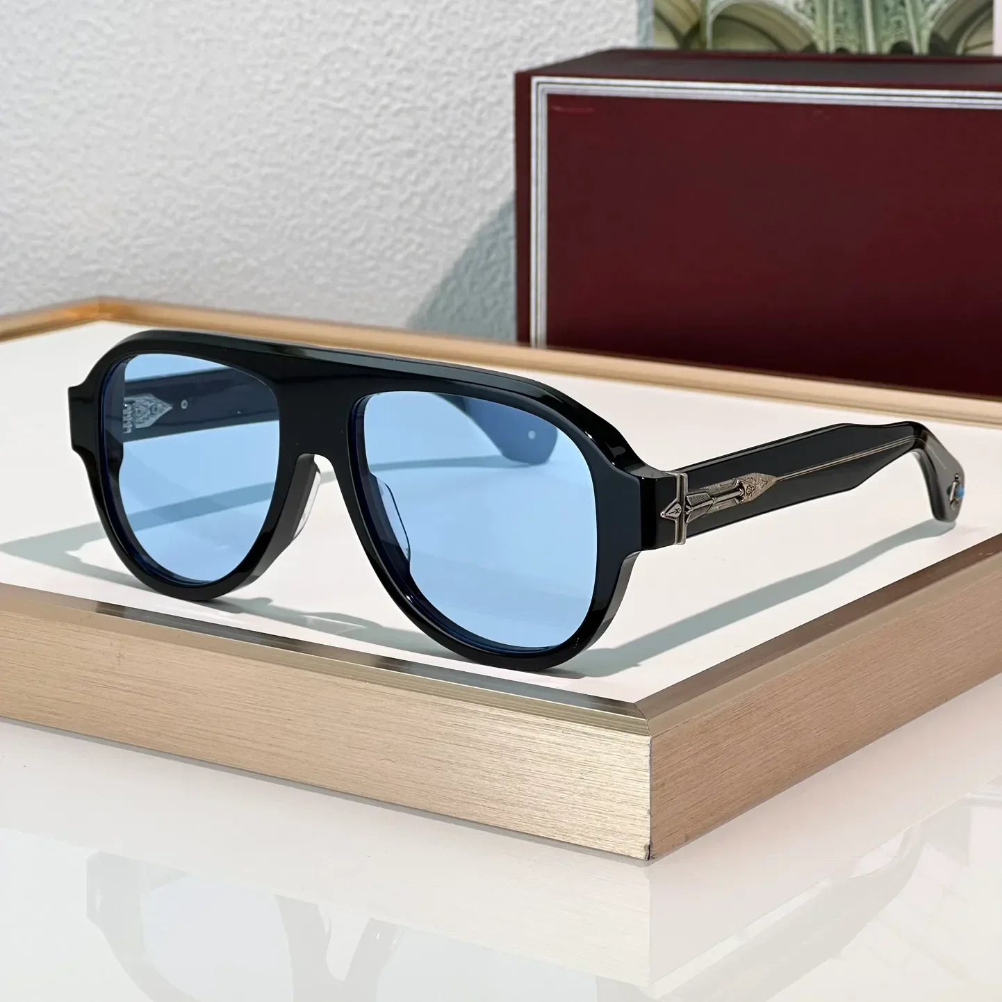 نظارات شمسية عصرية للنساء والرجال طراز Driftwood Noir مضادة للأشعة فوق البنفسجية بتصميم كلاسيكي بإطار كامل نظارات صندوق عشوائي