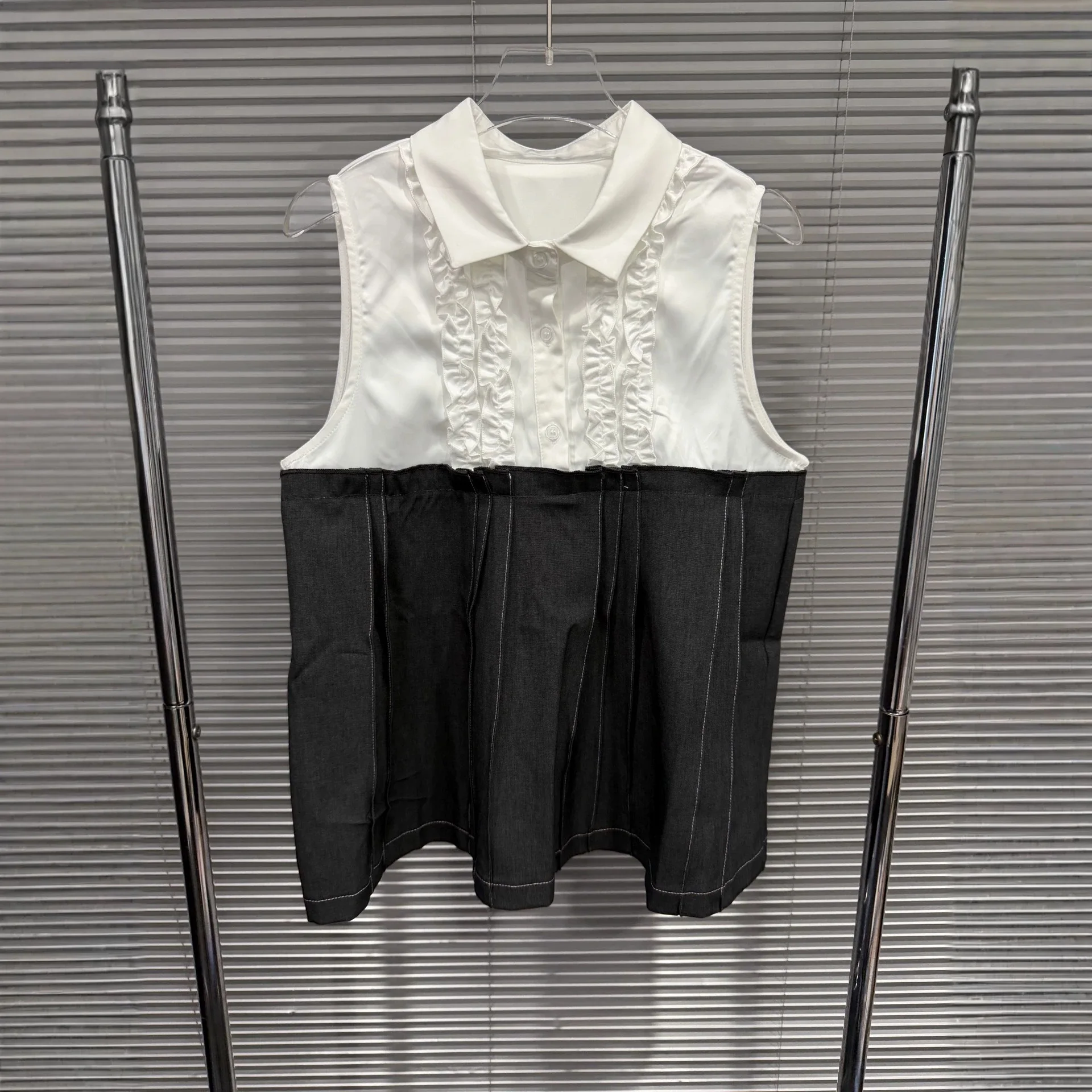

2026 Summer New Arrival Patchwork Color Block Denim Top Lace Trim Sleeveless Slim Fit Fashion Youthful Women Blouse