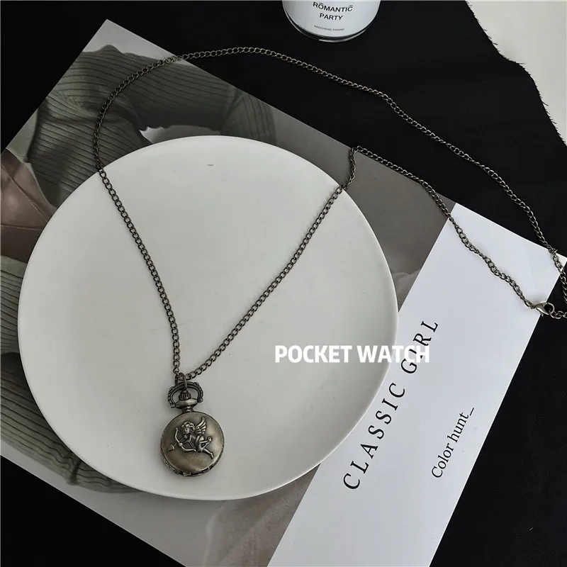 ผู้ชายอินเทรนด์นาฬิกาพ็อกเก็ตนาฬิกาผู้หญิง Retro Clamshell นาฬิกา MINI และสไตล์โบราณเรียบง่ายขนาดเล็กน่ารักสร้อยคอนาฬิกา Wome