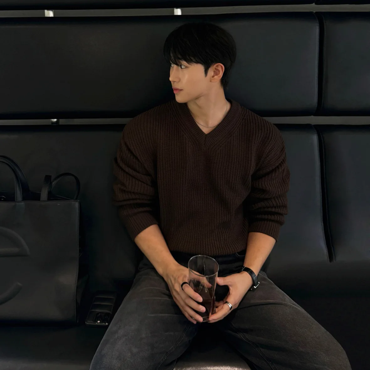 

Simple Style V-Neck Pullover Sweater Men, Loose Knitted Base Shirt For Autumn And Winter, Korean Commuting Outfit