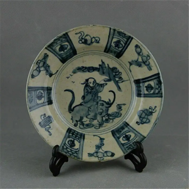 Platos de porcelana blanca y azul antigua de China, con diseño de personajes de la dinastía Ming
