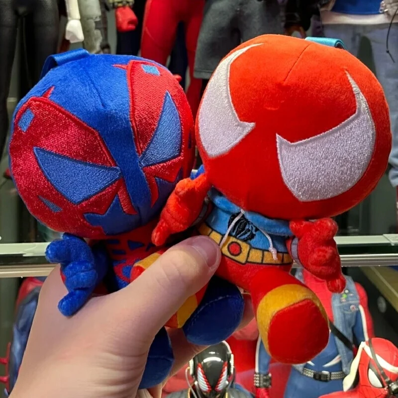 Op voorraad Echte Hottoys Marvel Spider Man Cosbi Blind Box Pluche Tas Ornament Kawaii Spider Man Verrassingsdoos Verjaardagscadeaus Speelgoed