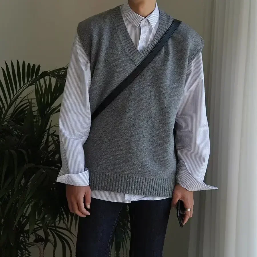 

Waistcoat Autumnr and Winter V Neck Solid Color Sweaters Male Korean Fashion Open High Quality Style Vintage Men's Knitted Vest