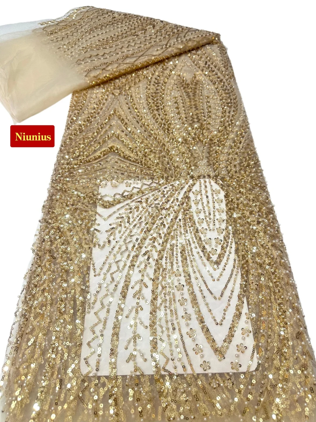 tissu-de-robe-de-mariee-2026-derniere-collection-tulle-doux-et-Elegant-avec-dentelle-paillettes-et-pierres-haute-qualite-autrichienne-derniere-generation-nn5693_z