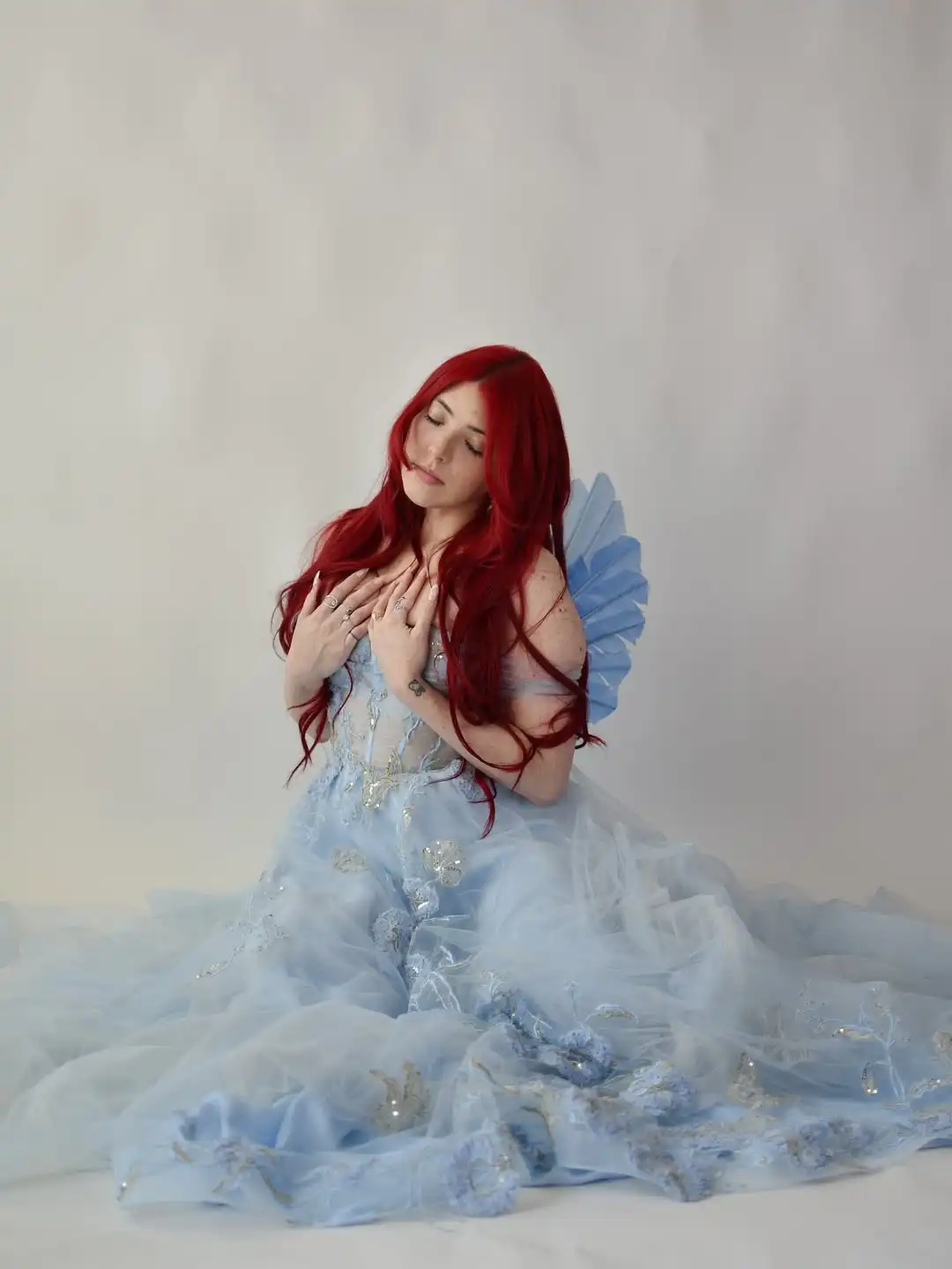 ชุดราตรีหรูหราแบบไร้สายลายดอกไม้สีเขียว-น้ำเงิน ยาวแบบแม็กซี่ สำหรับงานแต่งงาน งานเลี้ยง พรมแดง ฤดูร้อน รุ่นใหม่ปี 2026