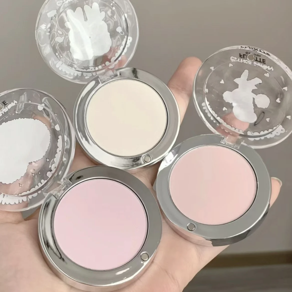 Flortte Konijntje Single Highligh Poeder Natuurlijk Verhelderend Gezicht Blush Crème Verhelderende Liftup Face 3d Stereoscopisch