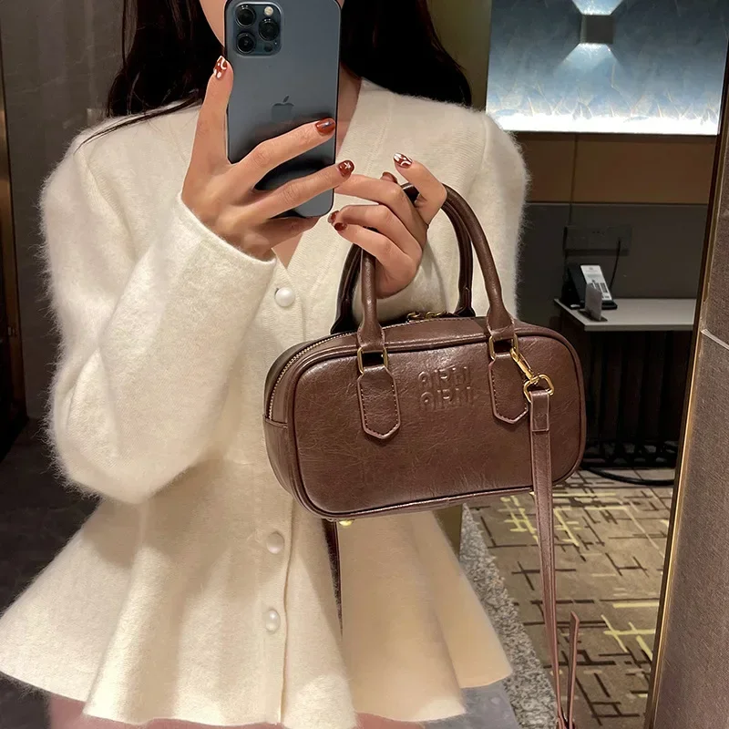 2024 New Fashion Trend Luxury Designer Letter Handheld Bag for Women Versatile Retro Simple Shoulder Crossbody Small Square Bag