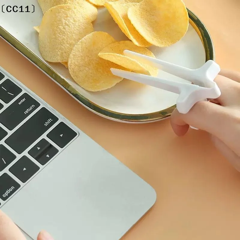 5PCS Finger Chopsticks For Gamer Gaming Snack Clips Chopstick Snack Food Finger Tongs Lazy Artifact Assistant Finger Tool〔CC11〕