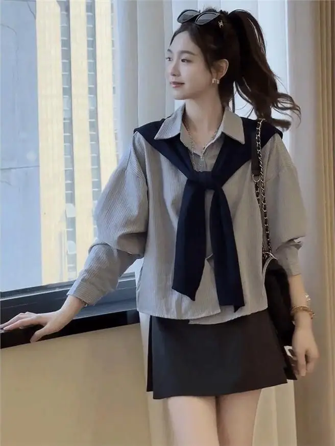 

Korean Style Long Sleeve Striped Shawl Neck Shirt Women's Loose Casual Shirt Trendy Single Button up Top for Autumn