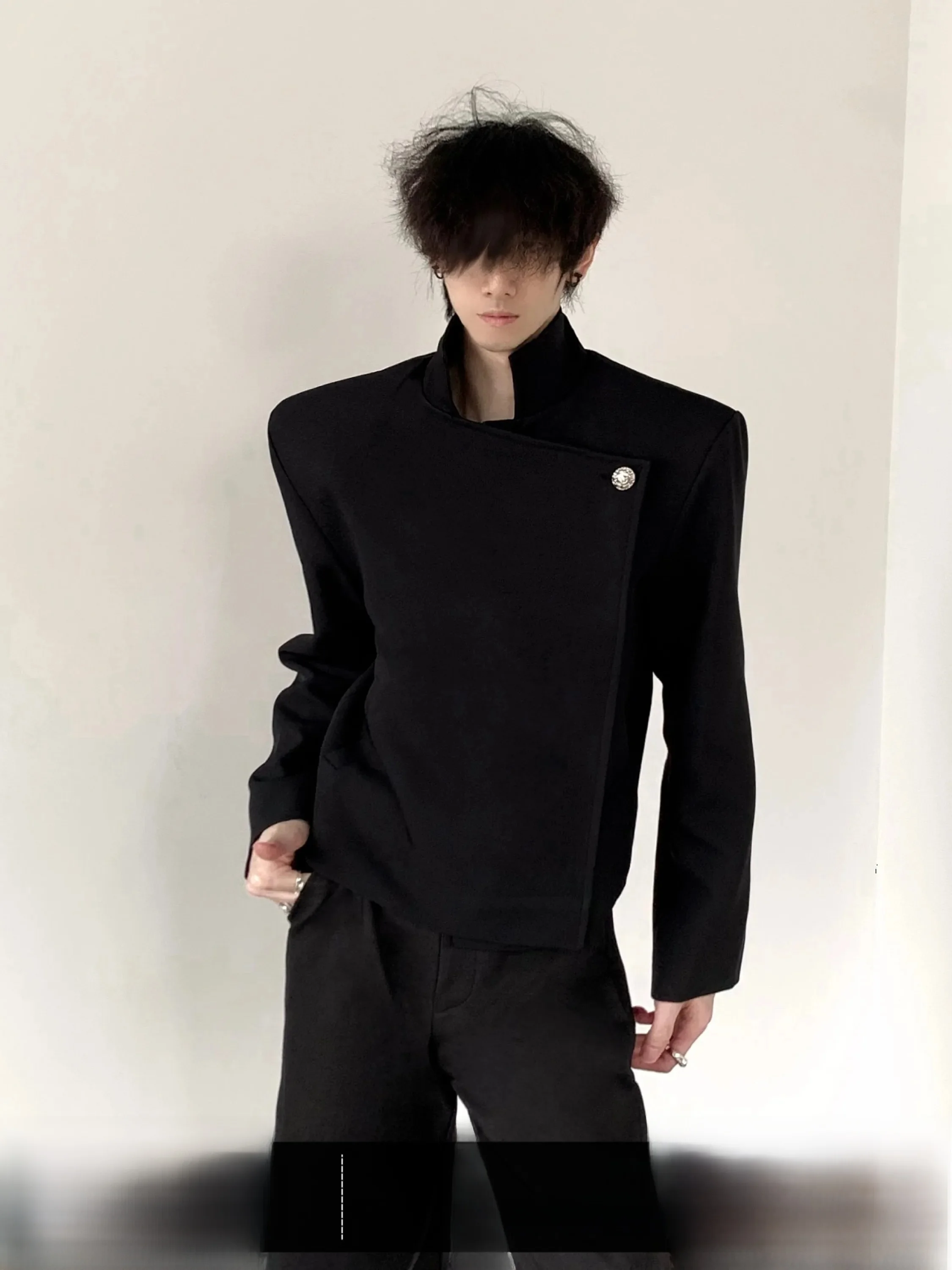 Black High Collar Jacket with Shoulder Pads Autumn Mountain Wind Men's Fashion Anti Wind Composite Fabric Long Sleeve Coat