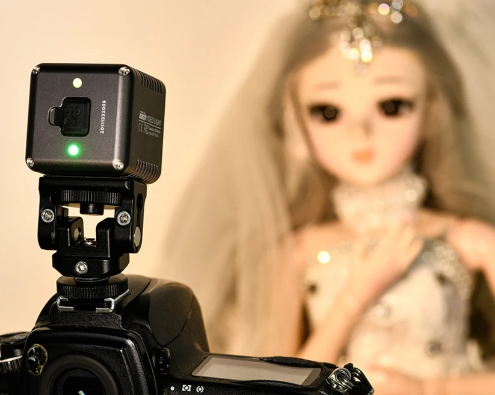 

SUNWAYFOTO Mini LED Light for Camera Video Photography 3000-5500k IP66