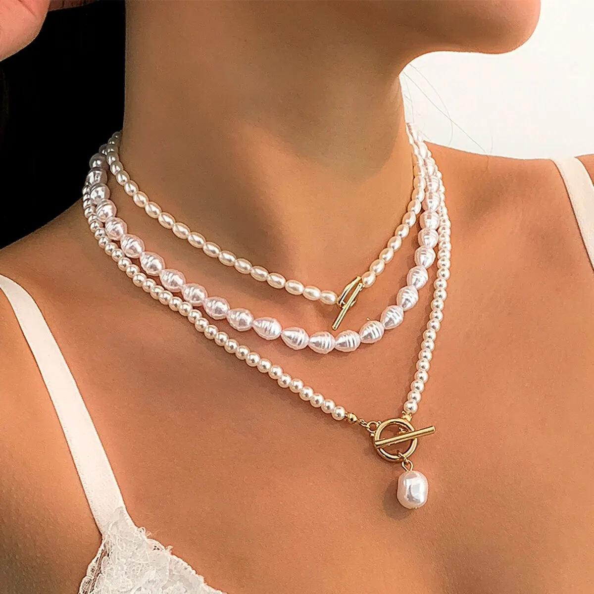 Elegant Vintage Imitation-Pearl Love Heart Pendant Choker Necklace Women Punk OT Buckle Bead Chain Wed Jewelry Y2K Accessories