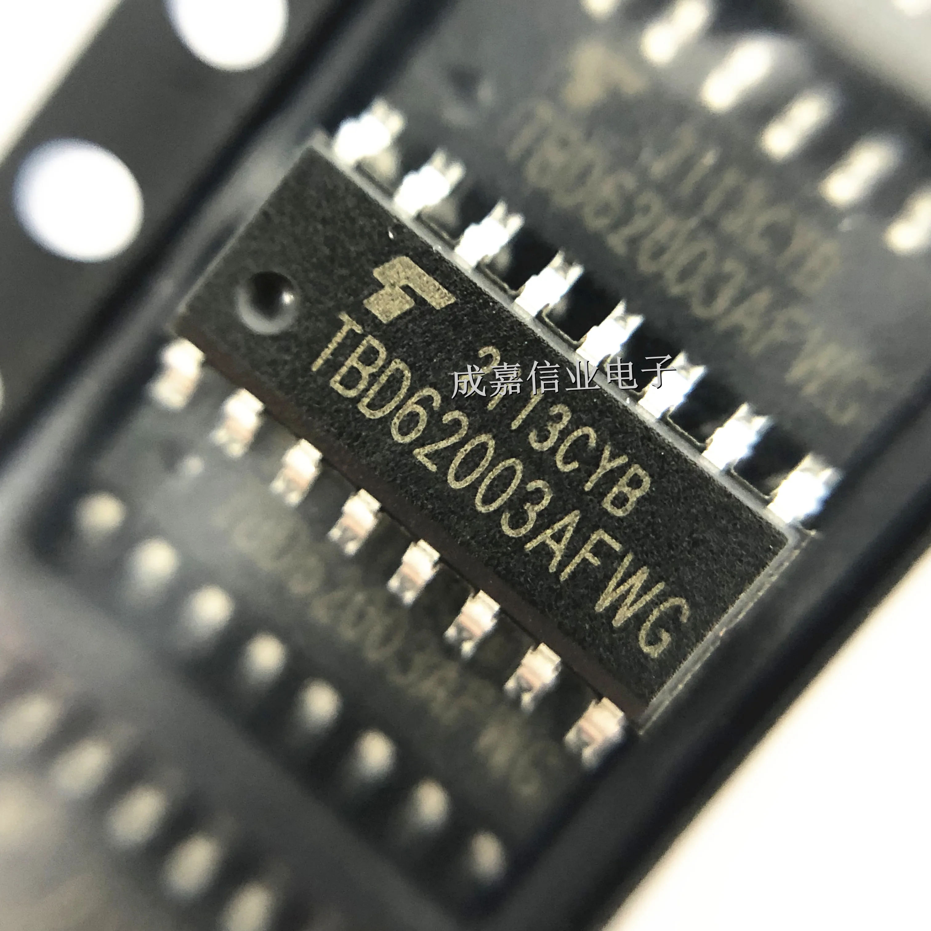 10 buah/lot SOP SOP-16 Gate Drivers DMOS Transistor Array 7-CH, 50V/0,5 A suhu operasi:- 40 C-+ 85 C