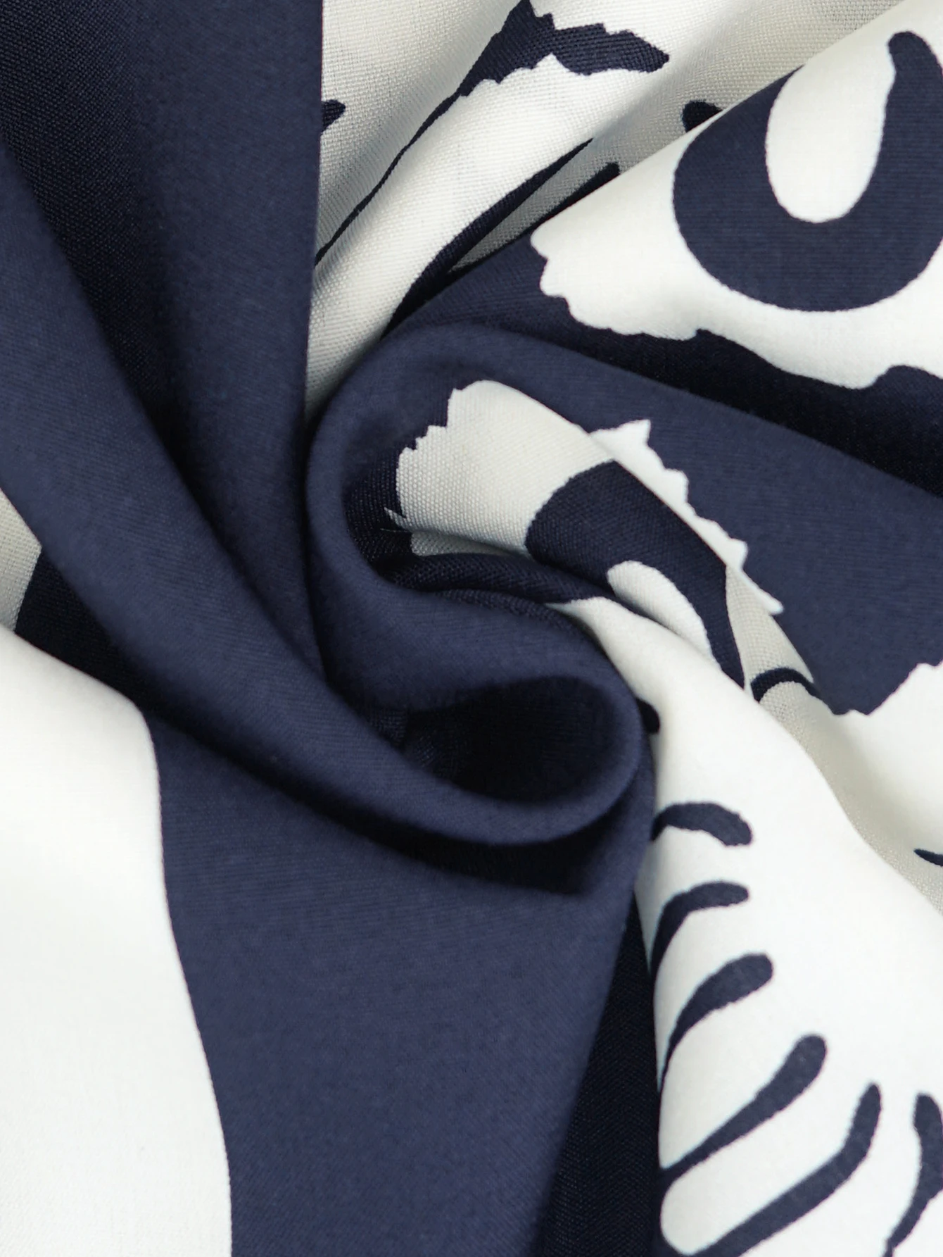 春と夏の白とネイビーのエスニックスタイルセット、レトロでエレガント、大人のカジュアルスタイル、デイリーストリートウェア、洗練された女性向け