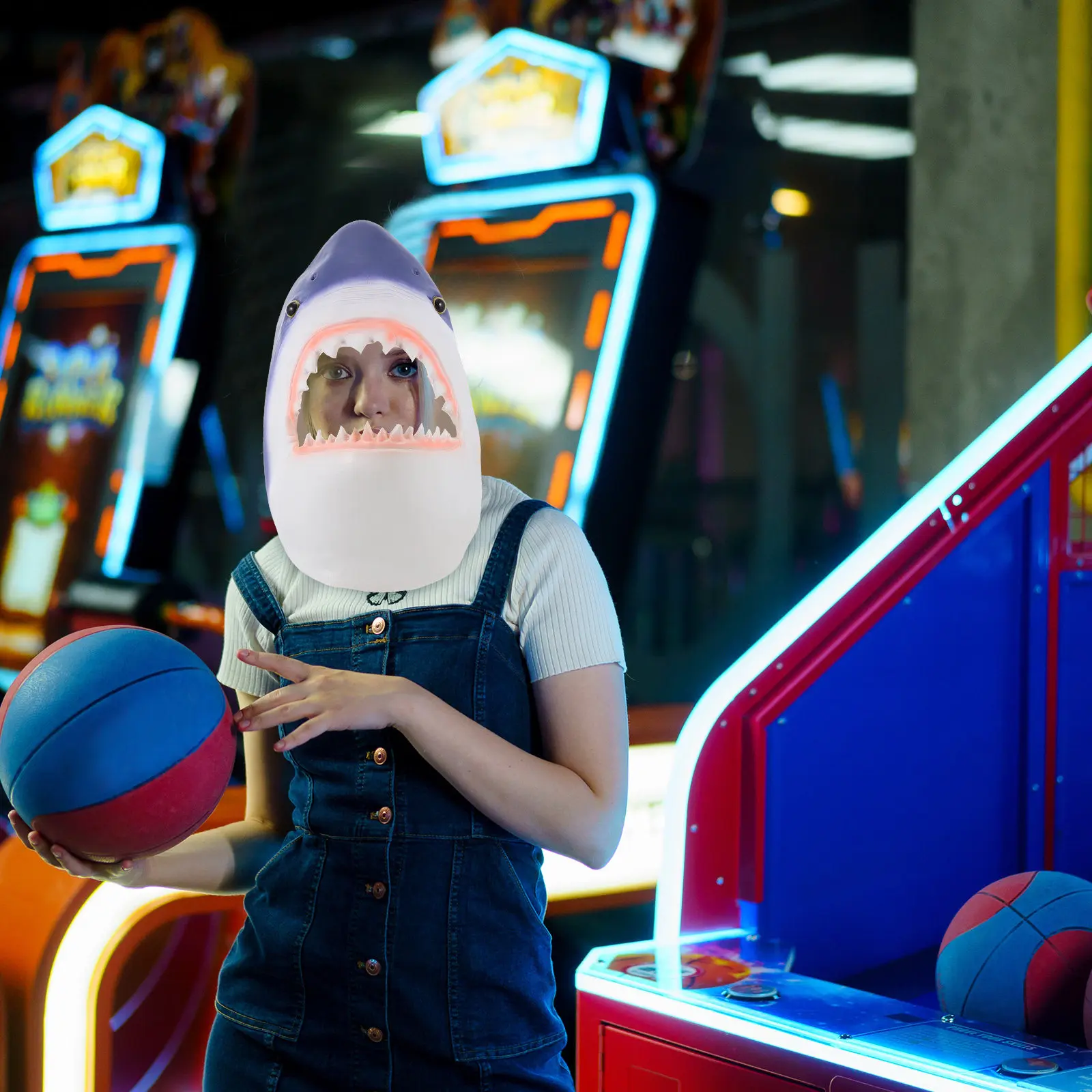 

Shark Design Headgear Cosplay Costume Prop Realistic Animal Head Mask for Carnival Party Favors Masquerade Easter Ghost Festival