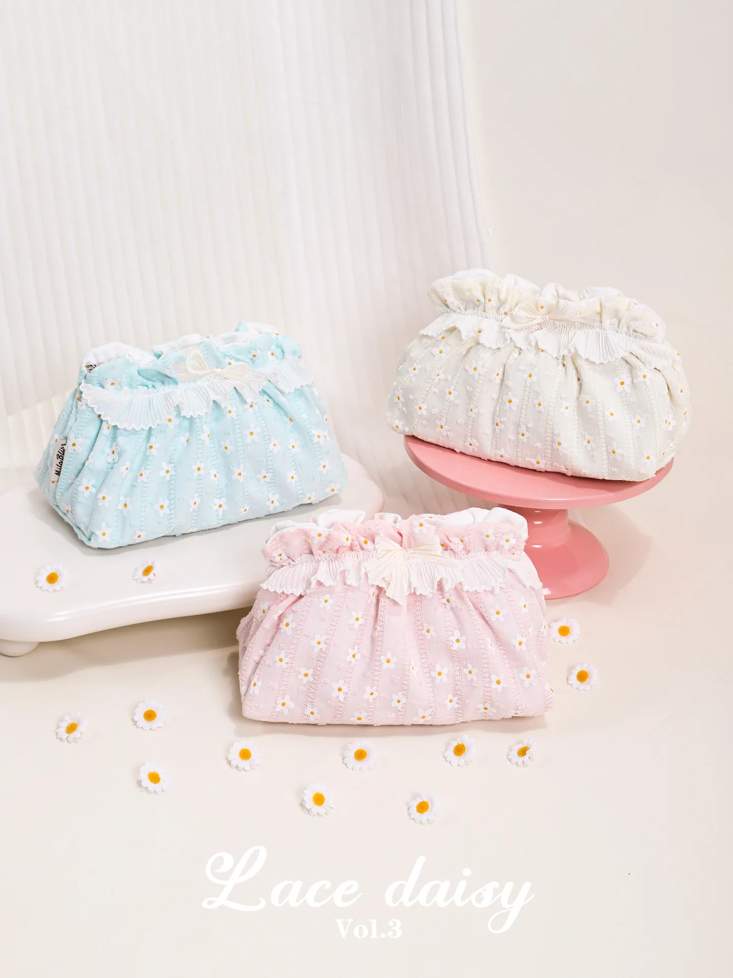 

Summer Fashion Cosmetic Case Large Capacity Storage Small Flower Lace Clouds Makeup Bag Bow Zipper Pouch Portable Toiletry Bag
