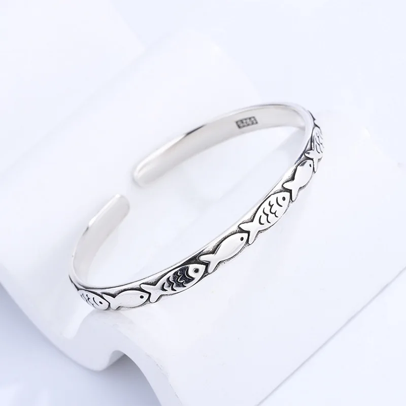 

New Retro Minority Embossed Small Fish Open Bangle 925 Sterling Silver Minimalist Ins Personality Animal Bracelet Women Fashion Jewelry Gift