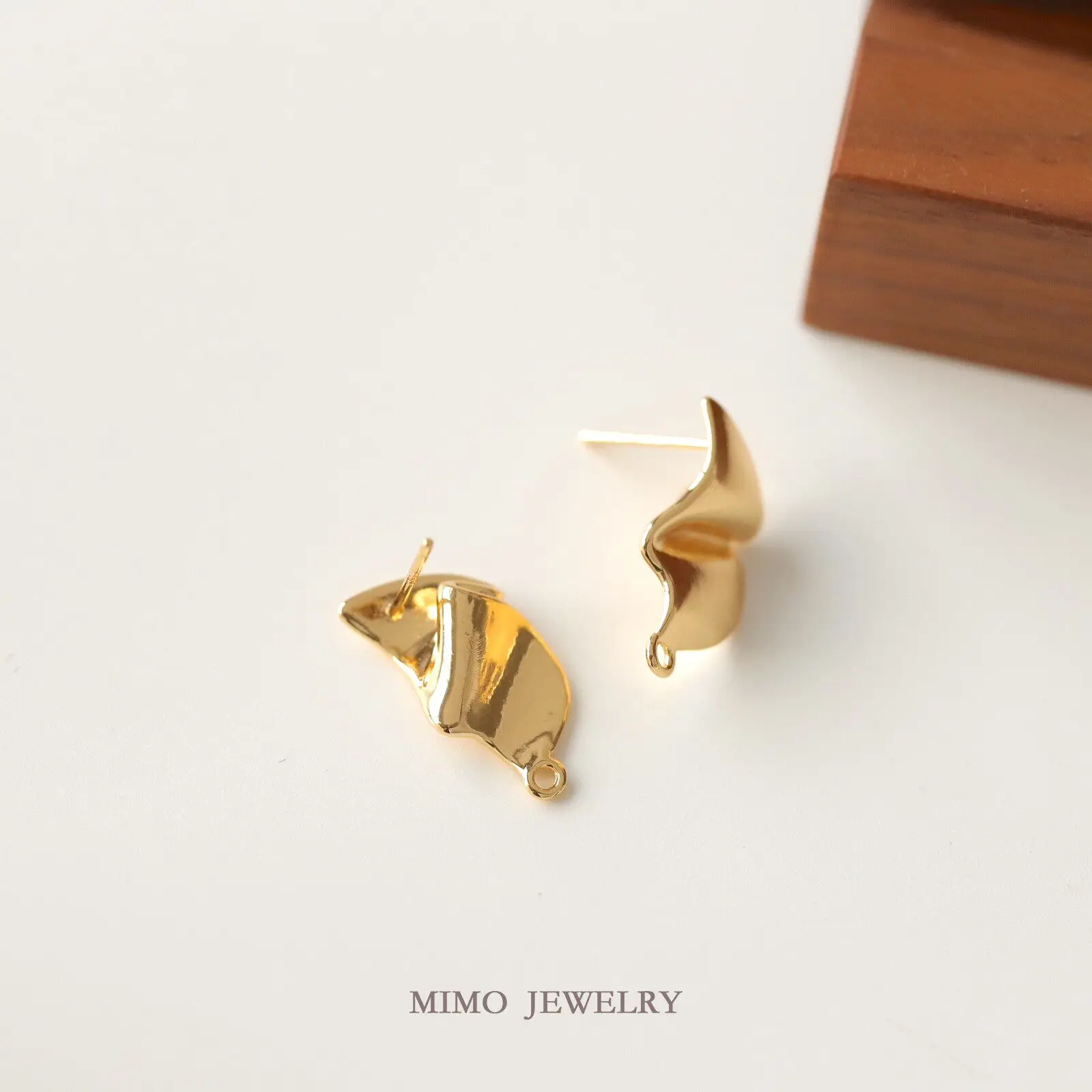 Copper Plated Genuine Gold Simple Smooth Folded Symmetrical Earring Clip DIY Earrings Making Supplies Jewelry Accessories