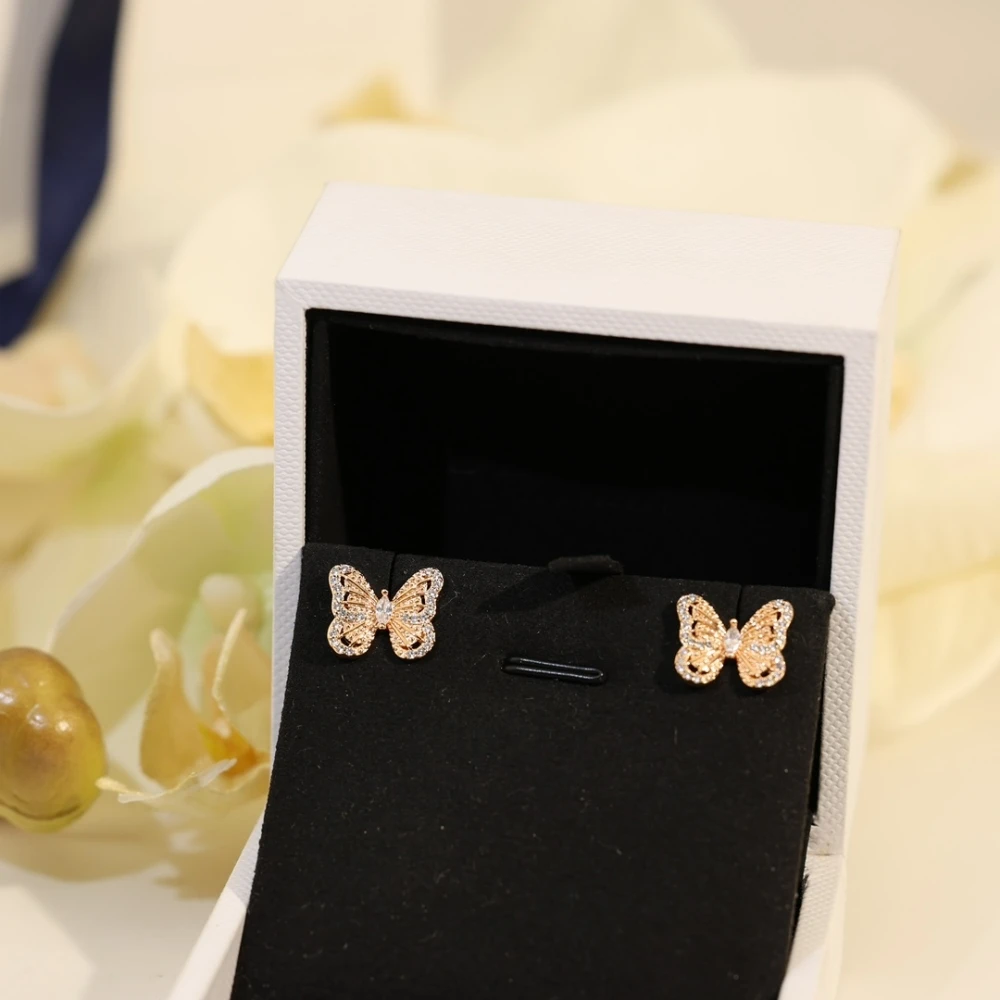 Hollow Out Butterfly Earrings Zircon Inlaid Shiny Exquisite Design Unique Beautiful Light Luxury High-Quality Jewelry